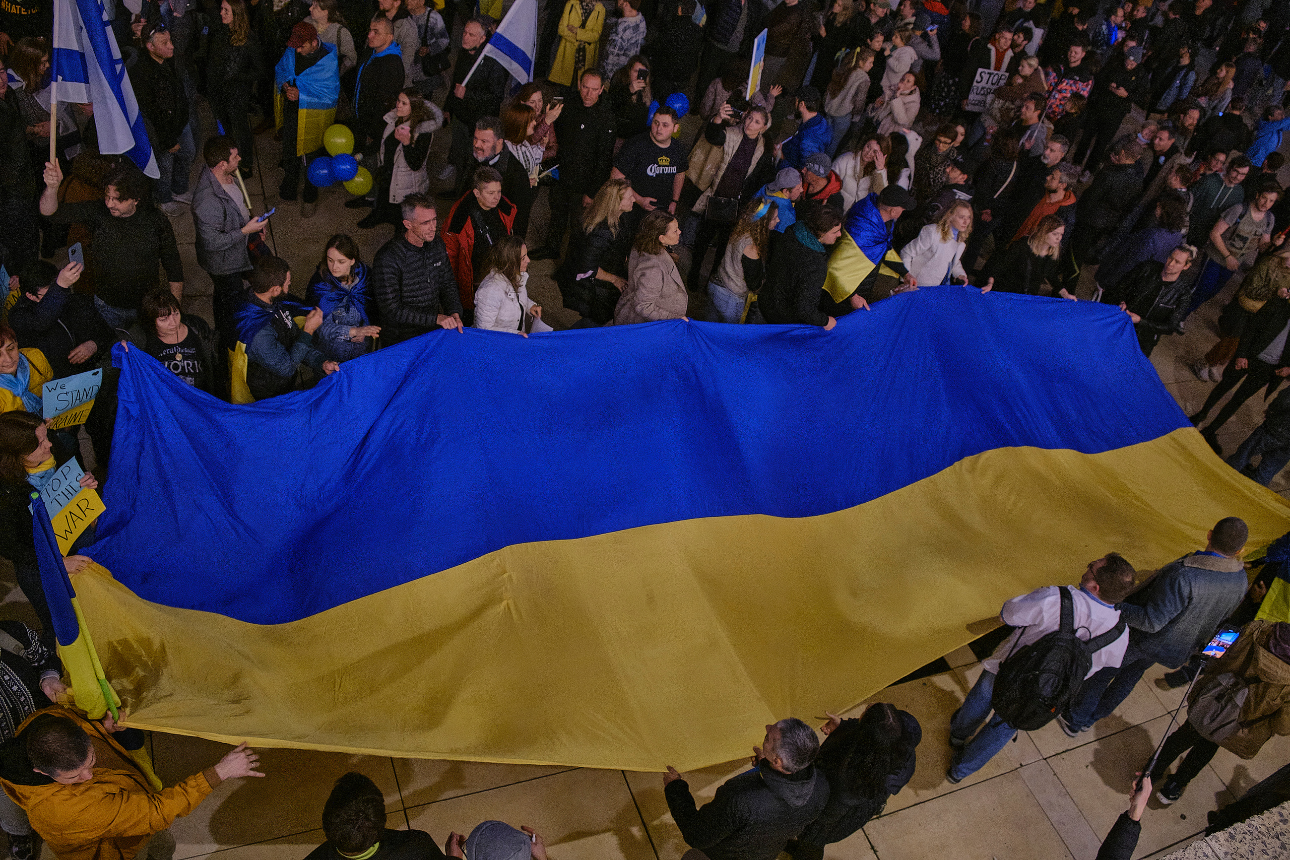 Special Report. Tel Aviv. Protest Against War. Middle East Photo Agency — Свадьбы, Бар и Бат-мицва, Брит, Театр, Магниты, Портреты