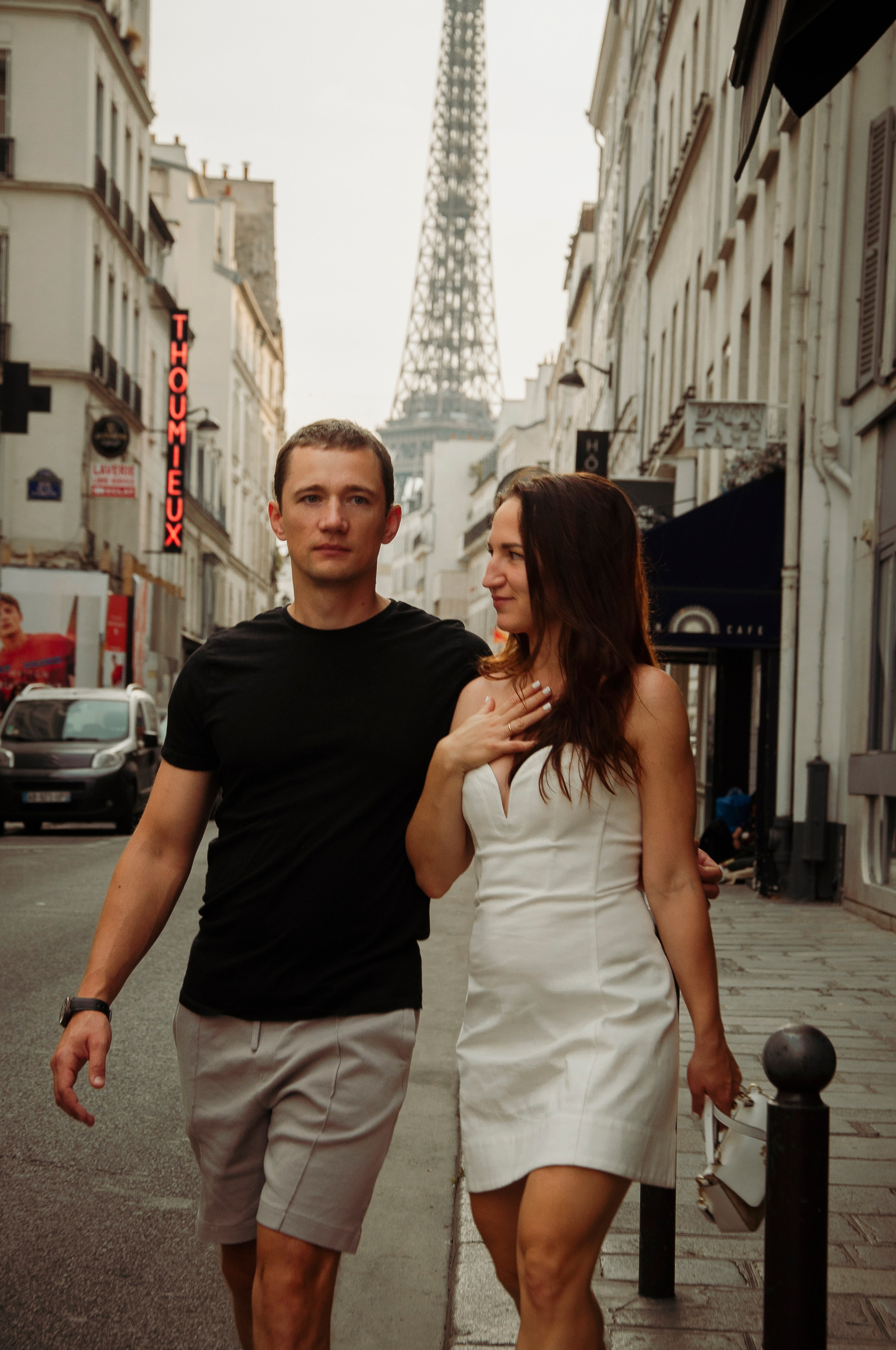 Summer couple photoshoot. Paris photographer — Polina Osipova