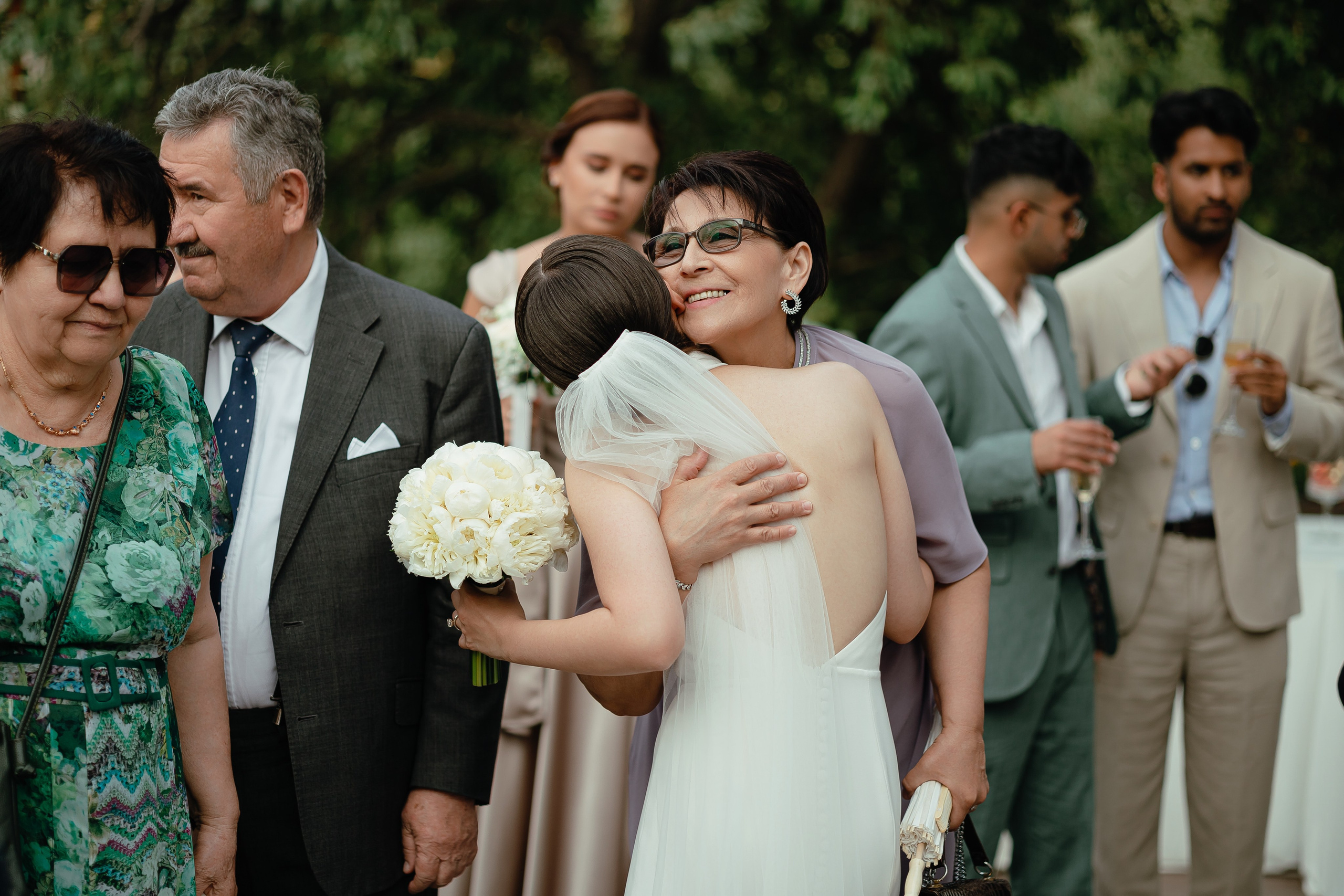 Thomas & Suyumbika. Главная