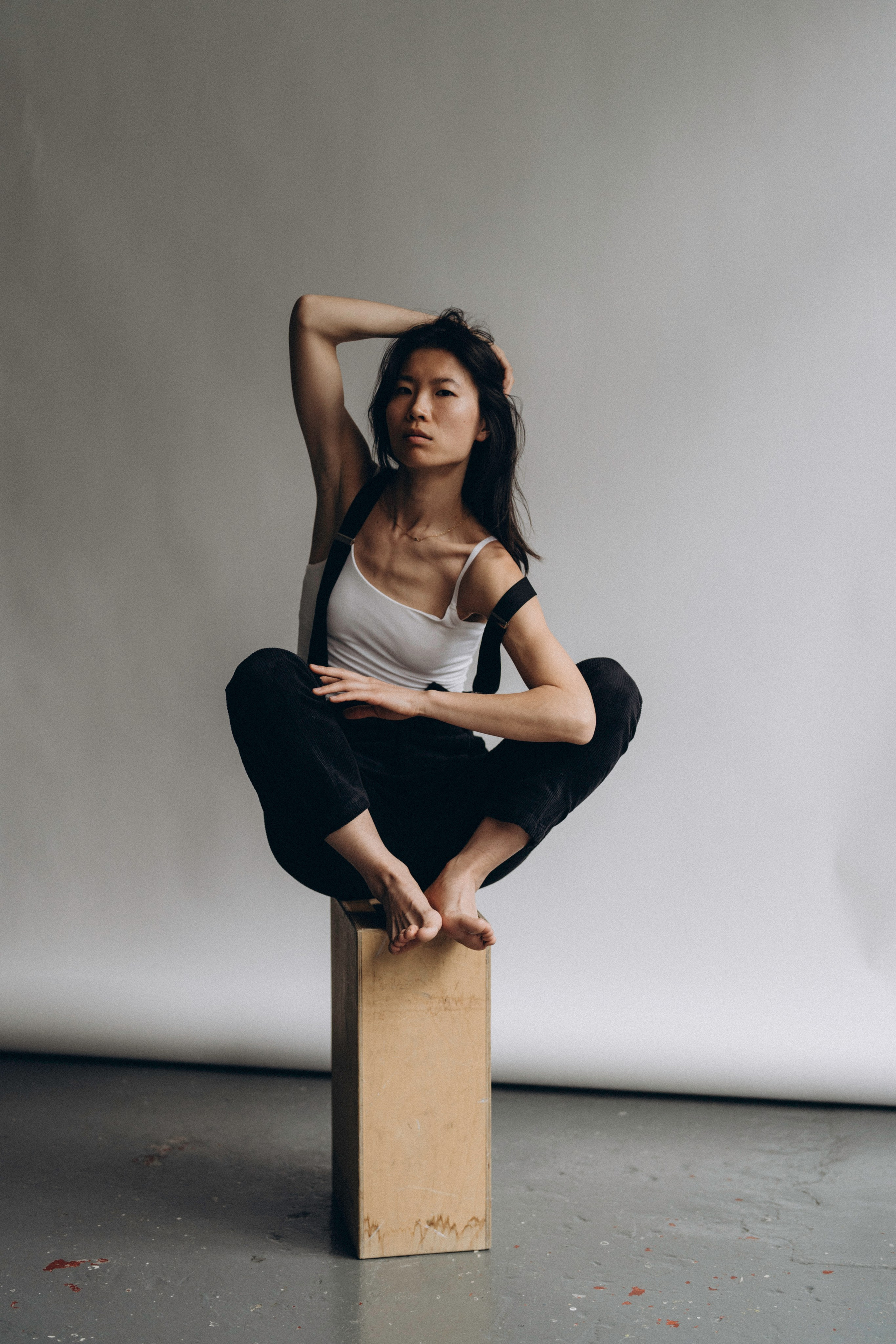 Yugi Studio. Modern maternity photographer in Long Island New York