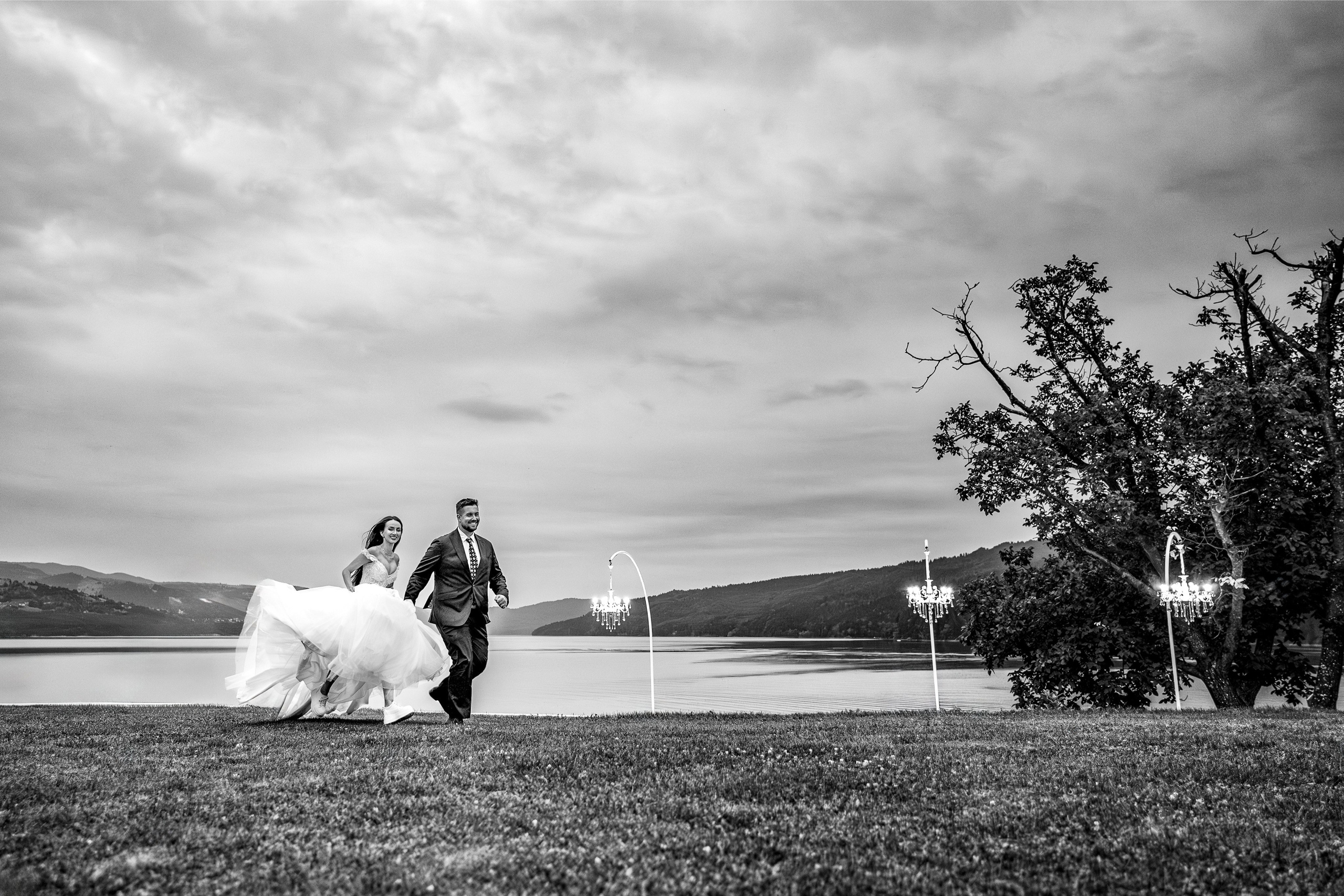 FOTO VIDEO EVENIMENTE IN LONDRA, UK - NIGHT LENS - Nunta, Botez, Aniversare