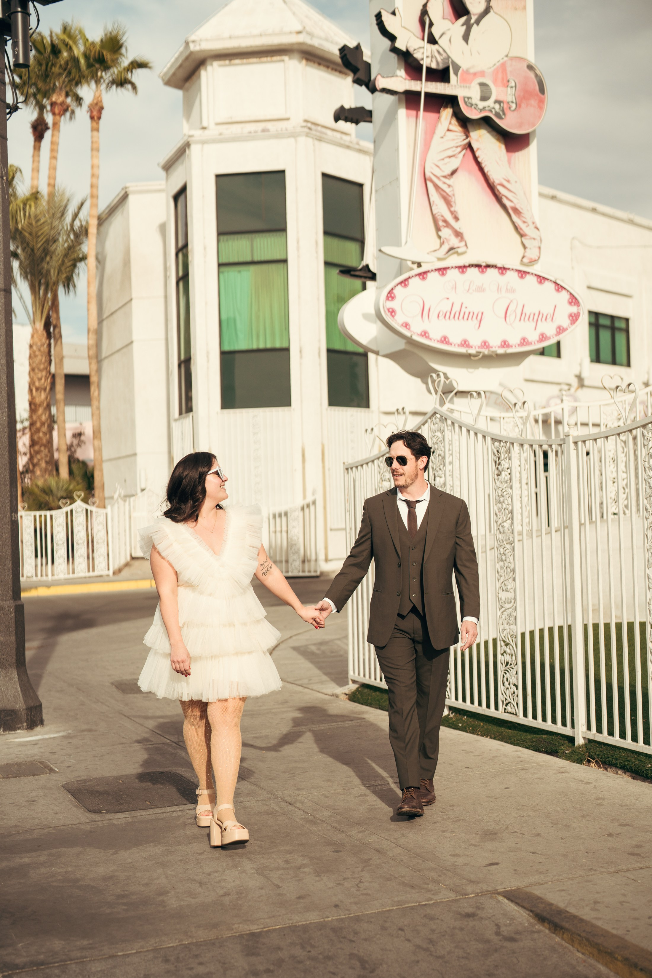 Grace&Jesse. Wedding & elopement photographer Viktoriya Kravtsov. Las Vegas
