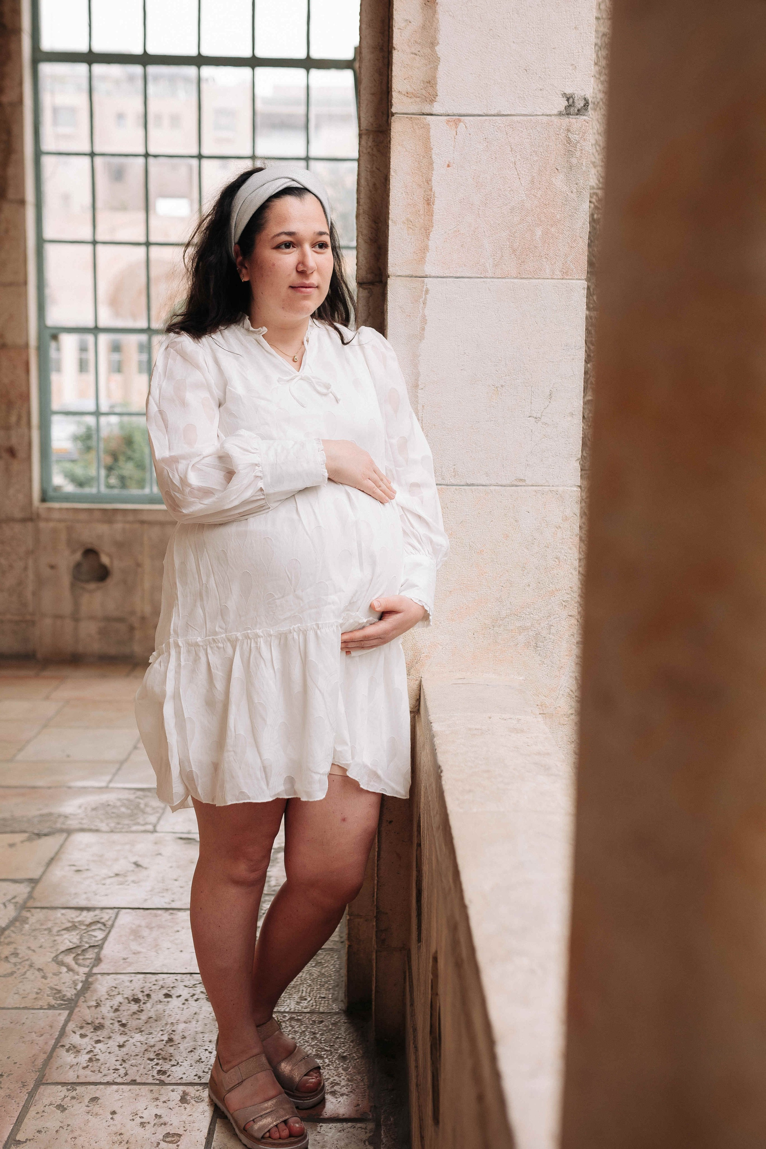 EXPECTING A BABY, JERUSALEM. PHOTOGRAPHER IN ISRAEL