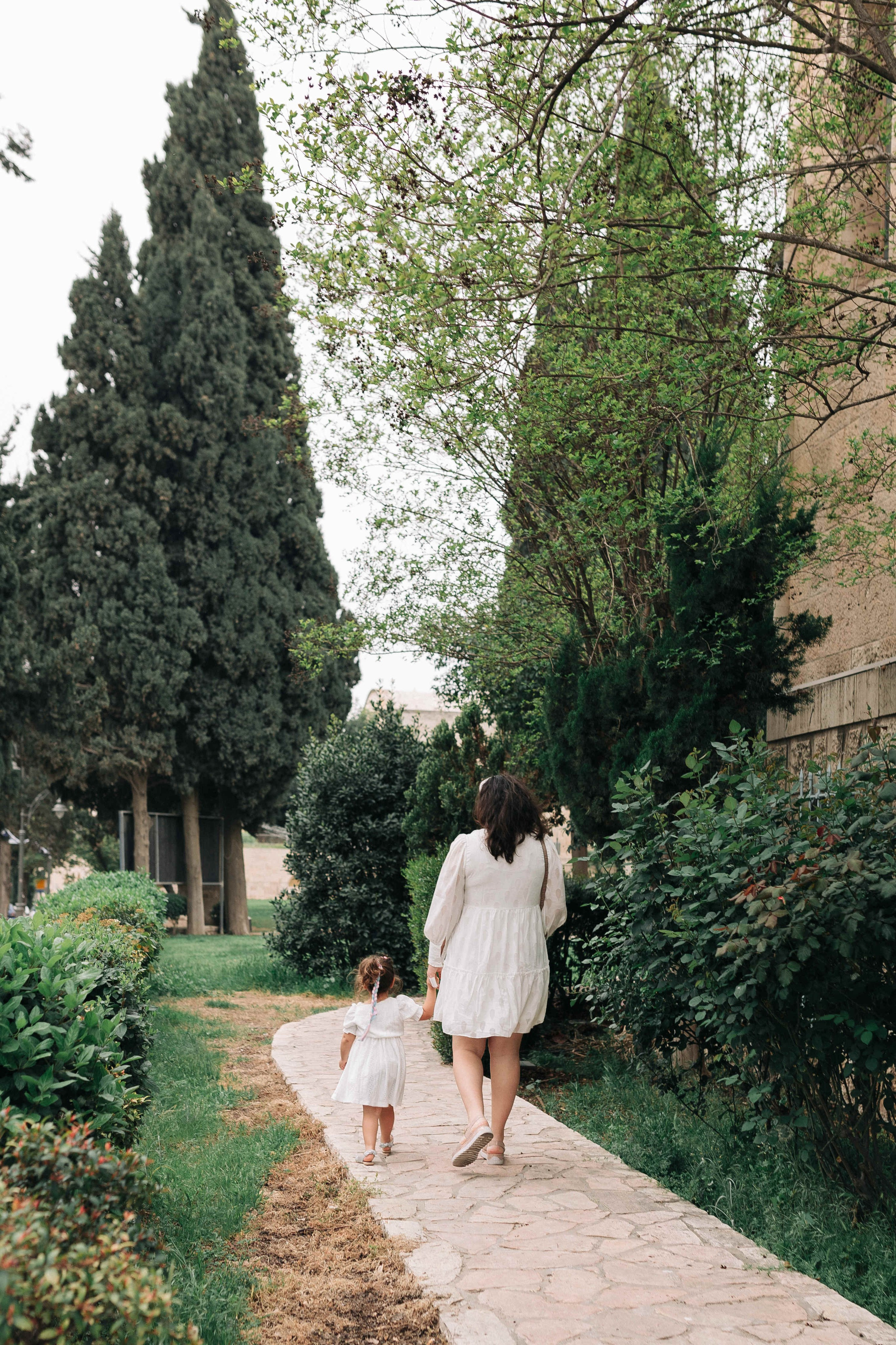 EXPECTING A BABY, JERUSALEM. PHOTOGRAPHER IN ISRAEL