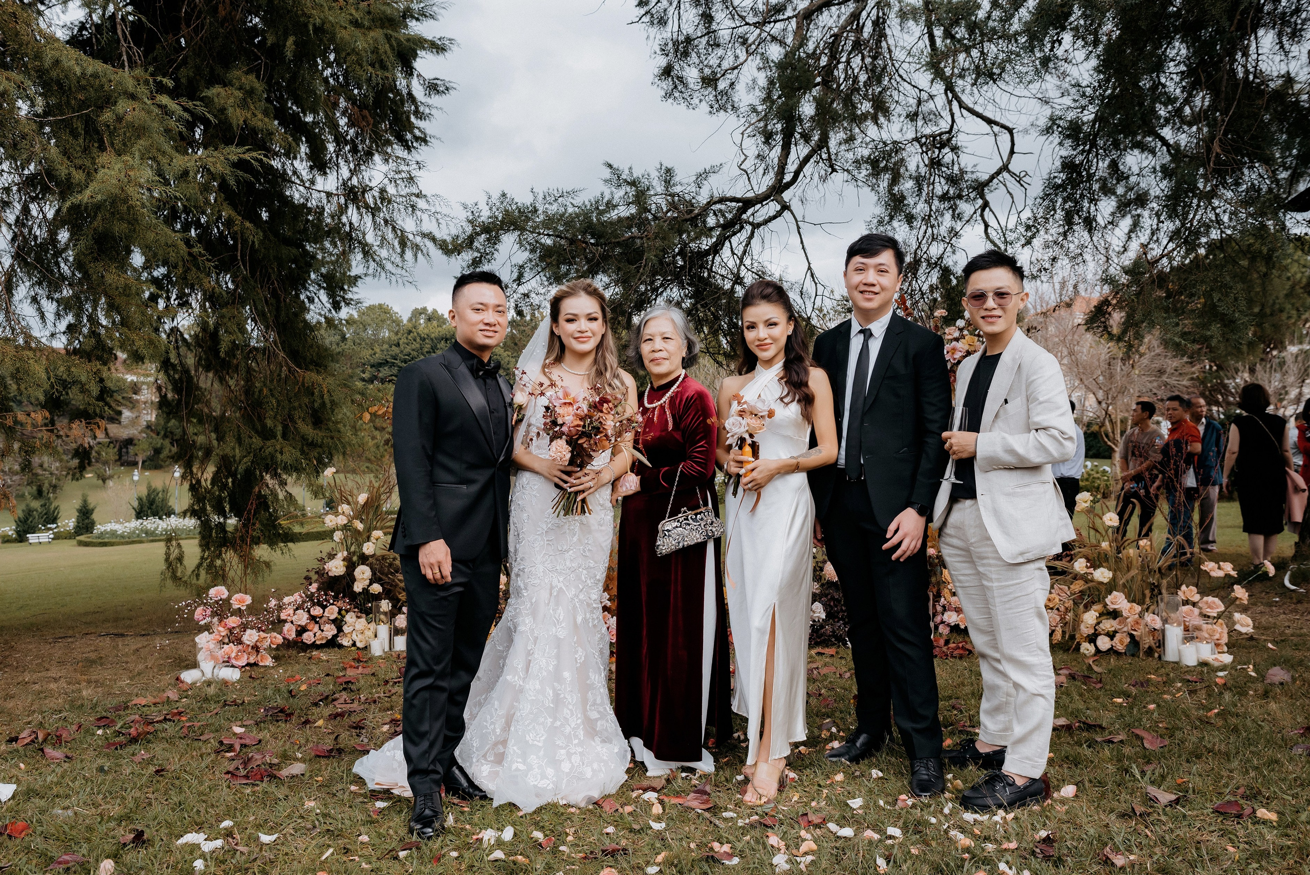 JESSE & MIMI / The Vows. Nhiếp ảnh gia đám cưới hàng đầu tại Thành Phố Hồ Chí Minh