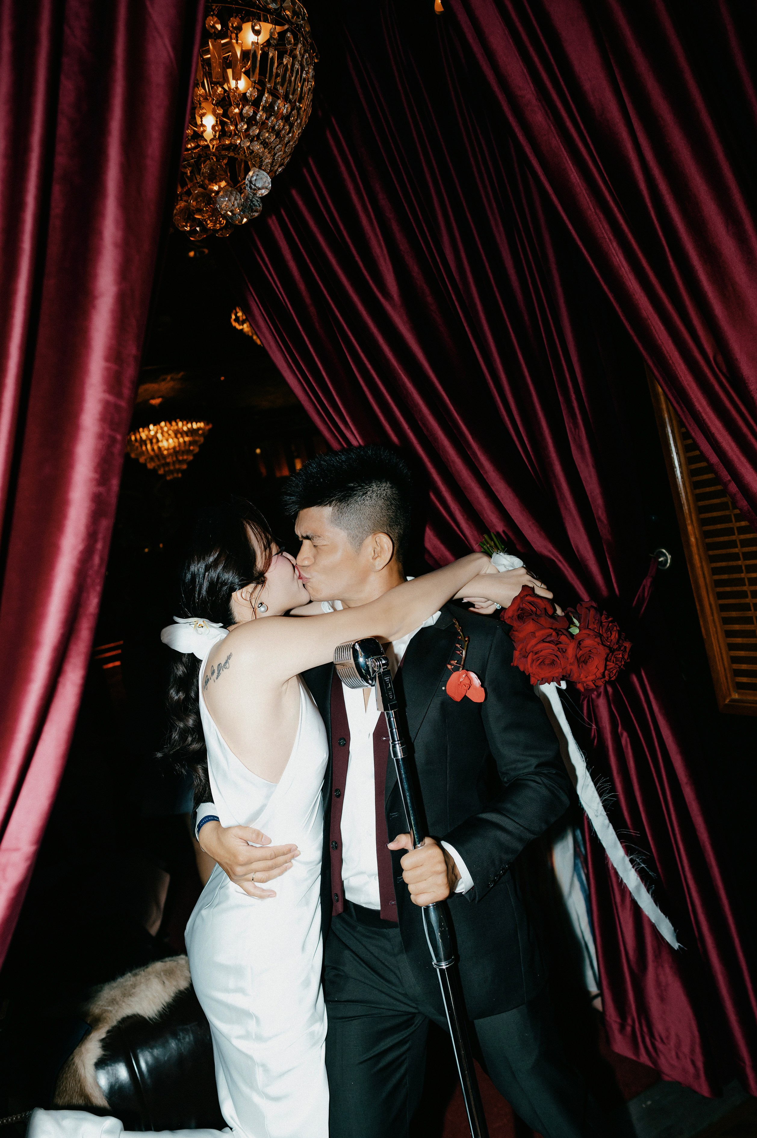 HIEP & TRINH / After wedding. Nhiếp ảnh gia đám cưới hàng đầu tại Thành Phố Hồ Chí Minh