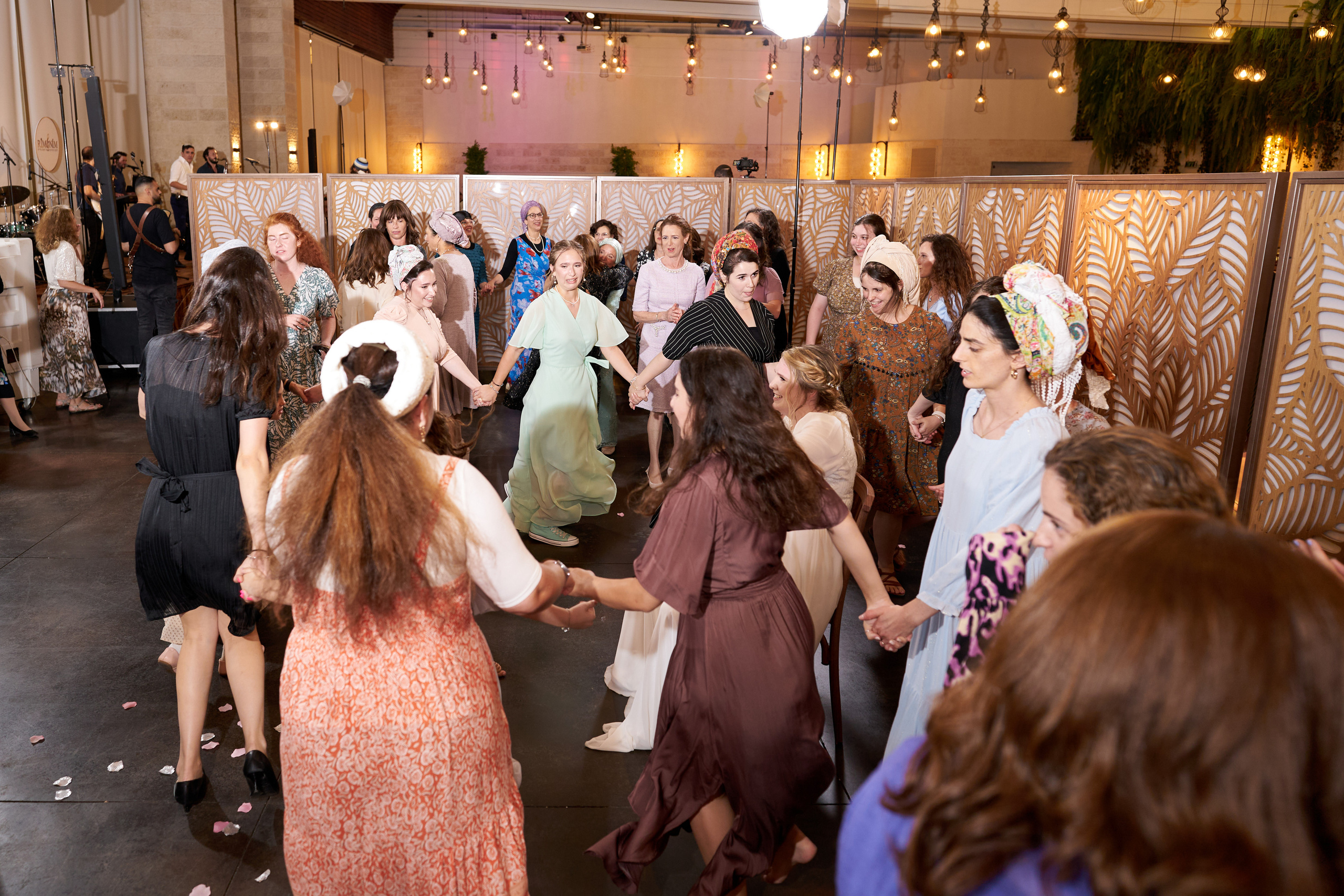 Nahamiya&Ariela. צלם אלכס ברט בישראל