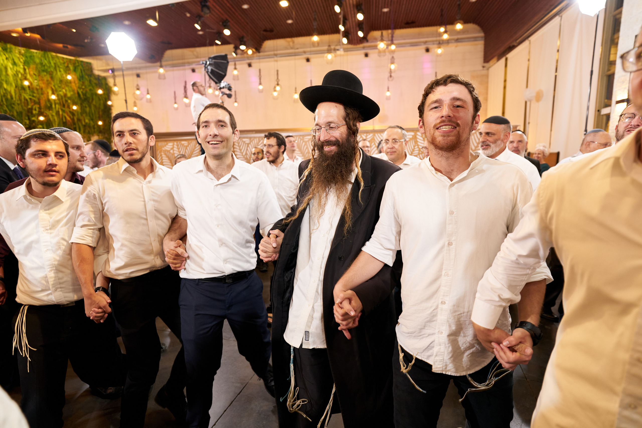 Nahamiya&Ariela. צלם אלכס ברט בישראל