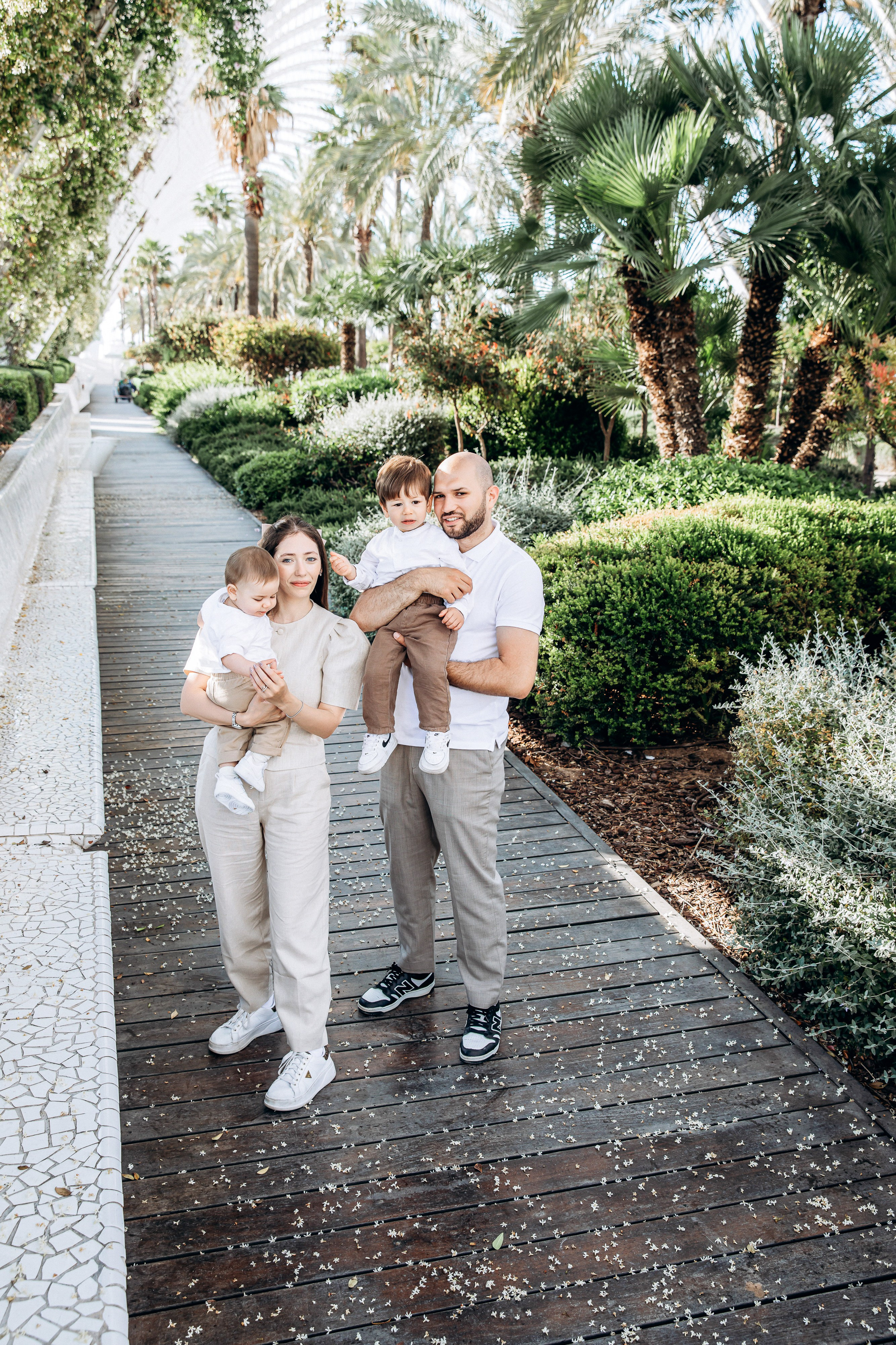 Fotografía Familiar por Julia Gnatenko | Sesiones de Fotos en Valencia, Alicante, Barcelona, España. Julia Gnatenko — Fotógrafa en Valencia, Alicante, Barcelona, España y Europa