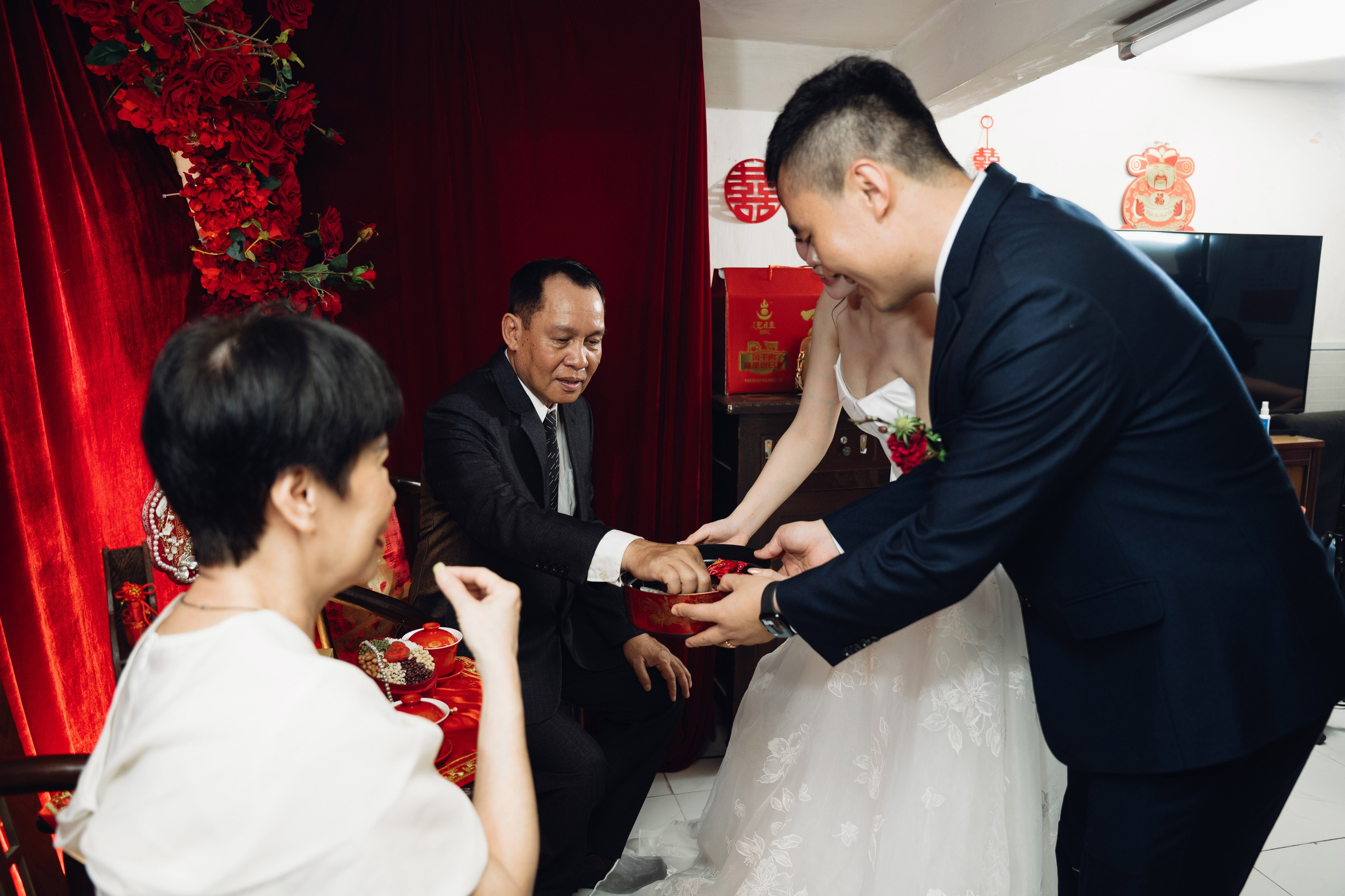 Zhang + Dinh | Photojournalism. BenColor Studio