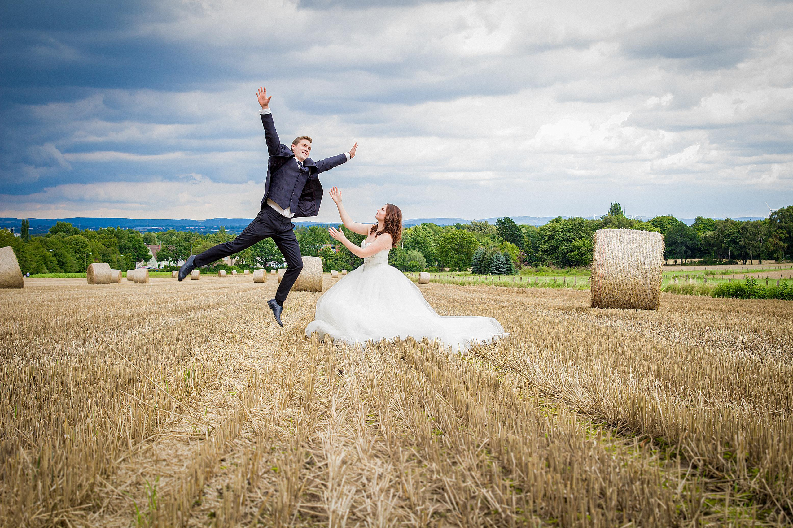 Hochzeit auf dem Bauernhof Bielefeld – Natürliche Hochzeitsfotos & Emotionale Reportagen. Hochzeitsfotografin in Gütersloh | Authentische Hochzeitsreportagen | TK Photographie