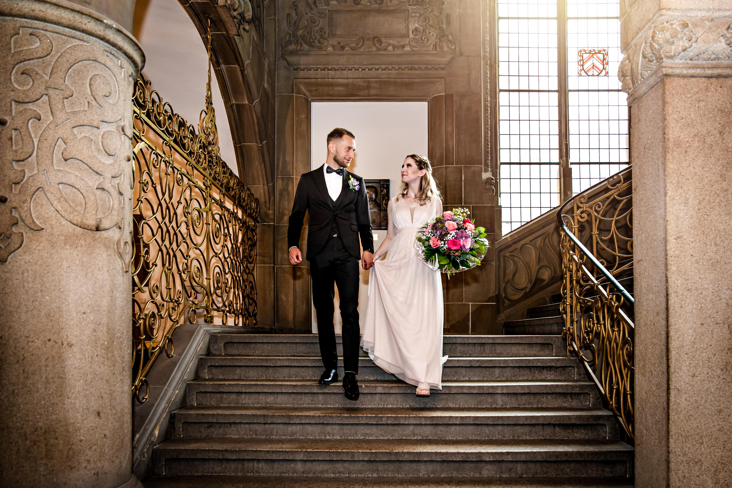Standesamt Bielefeld Altes Rathaus – Natürliche Hochzeitsfotos & Emotionale Reportagen. Hochzeitsfotografin in Gütersloh | Authentische Hochzeitsreportagen | TK Photographie