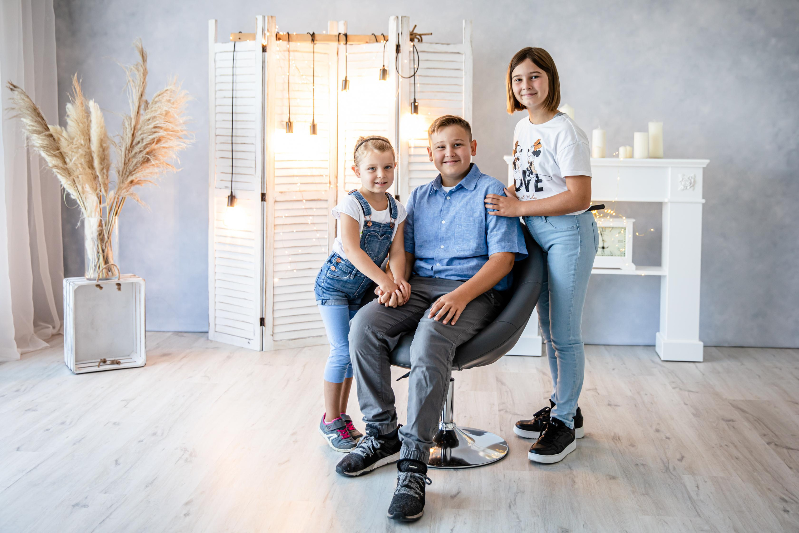 Familien Fotoshooting im Studio | Natürliche Familienfotografie Bielefeld. Hochzeitsfotografin in Gütersloh | Authentische Hochzeitsreportagen | TK Photographie