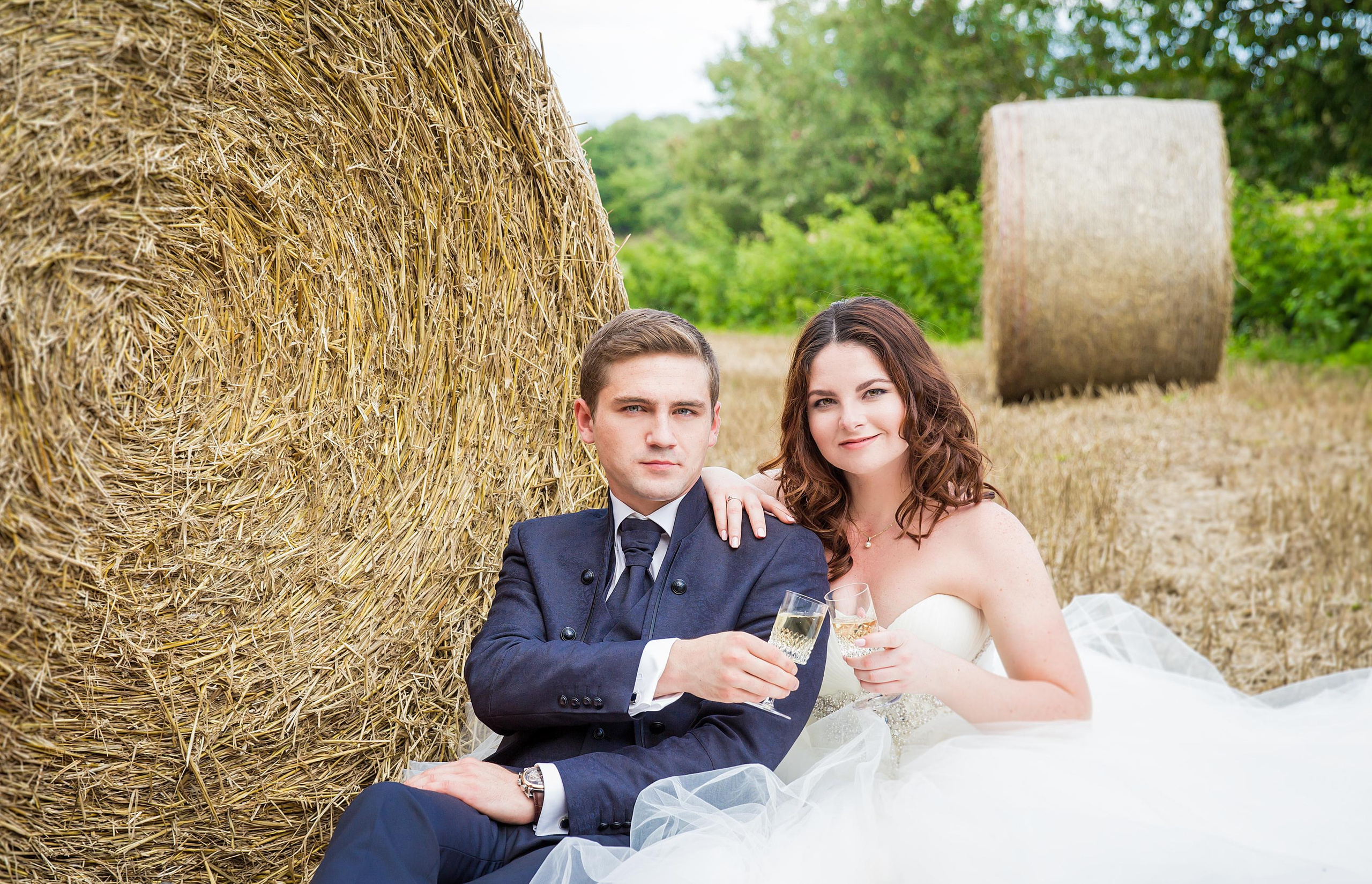 Hochzeit auf dem Bauernhof Bielefeld – Natürliche Hochzeitsfotos & Emotionale Reportagen. Hochzeitsfotografin in Gütersloh | Authentische Hochzeitsreportagen | TK Photographie
