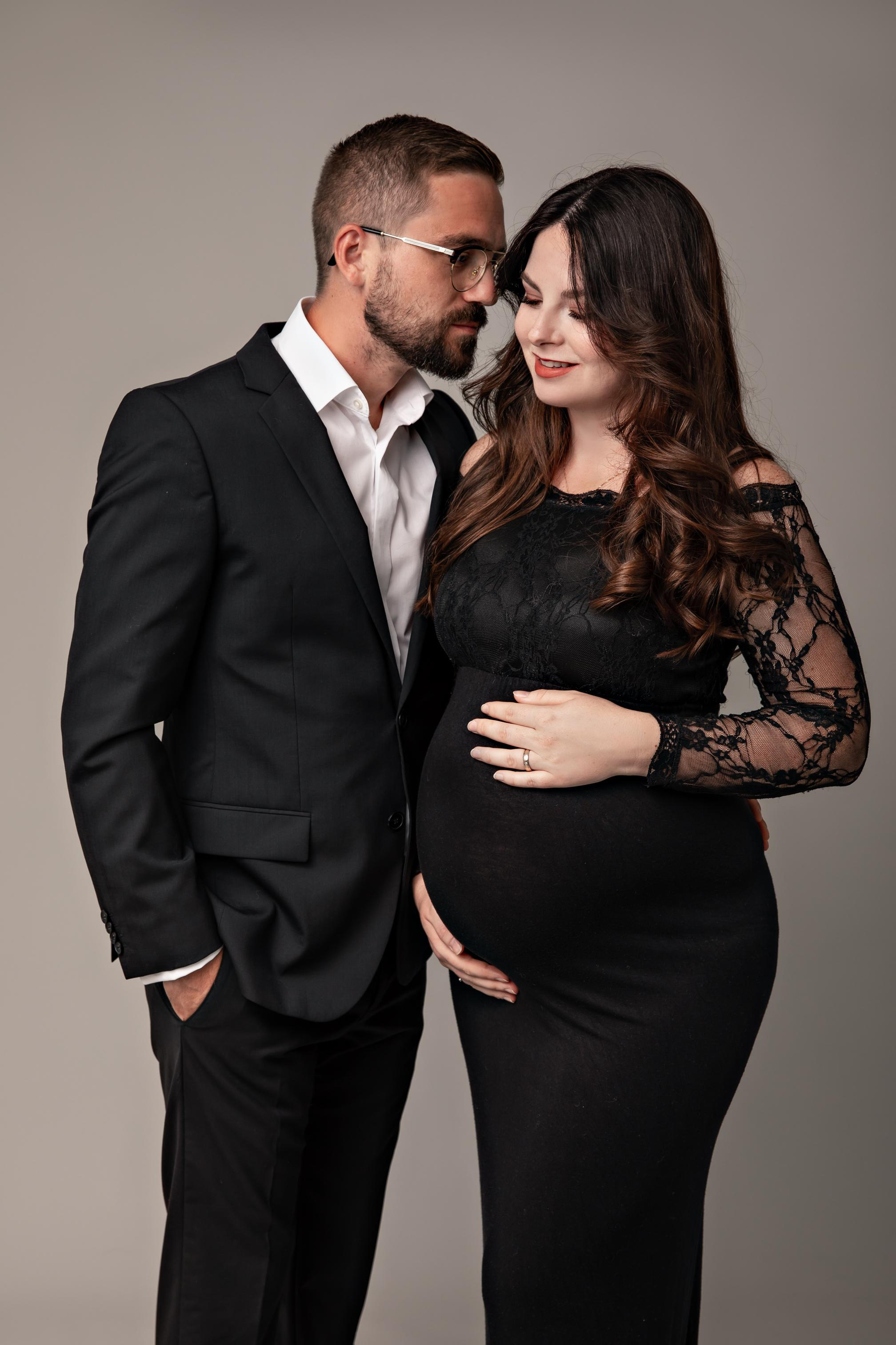 Babybauch Shooting im Fotostudio – Natürliche Babybauchfotos & Emotionale Momente. Hochzeitsfotografin in Gütersloh | Authentische Hochzeitsreportagen | TK Photographie