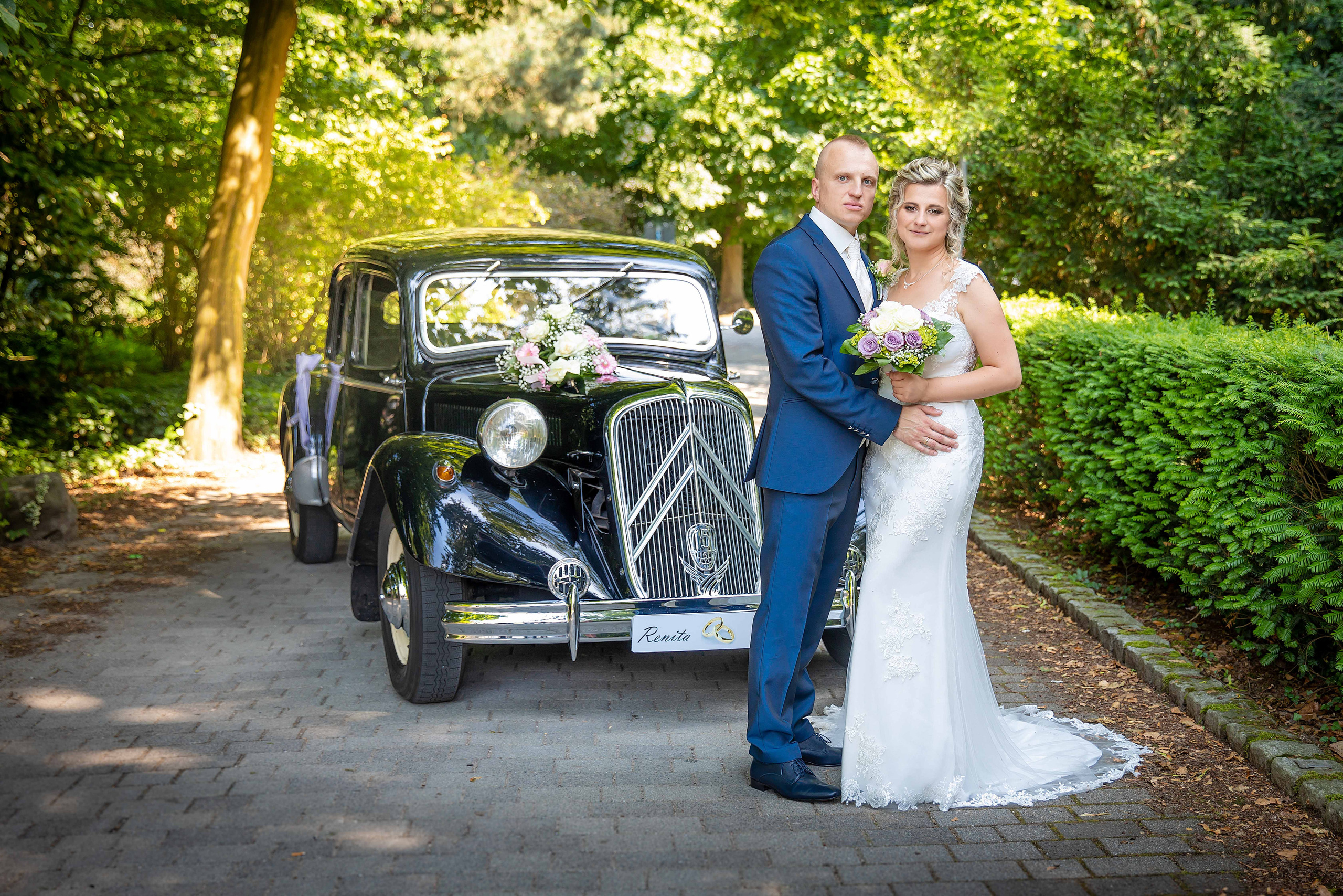 Kirchliche Trauung & Park Bad Oeynhausen. Hochzeitsfotografin in Gütersloh | Authentische Hochzeitsreportagen | TK Photographie