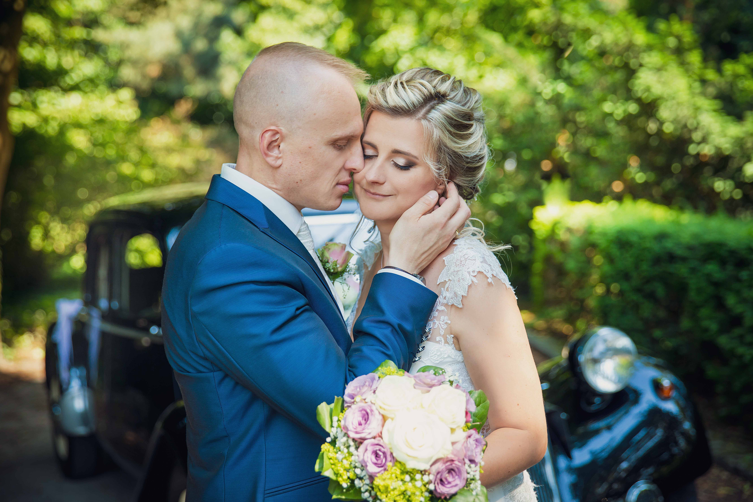 Kirchliche Trauung & Park Bad Oeynhausen. Hochzeitsfotografin in Gütersloh | Authentische Hochzeitsreportagen | TK Photographie