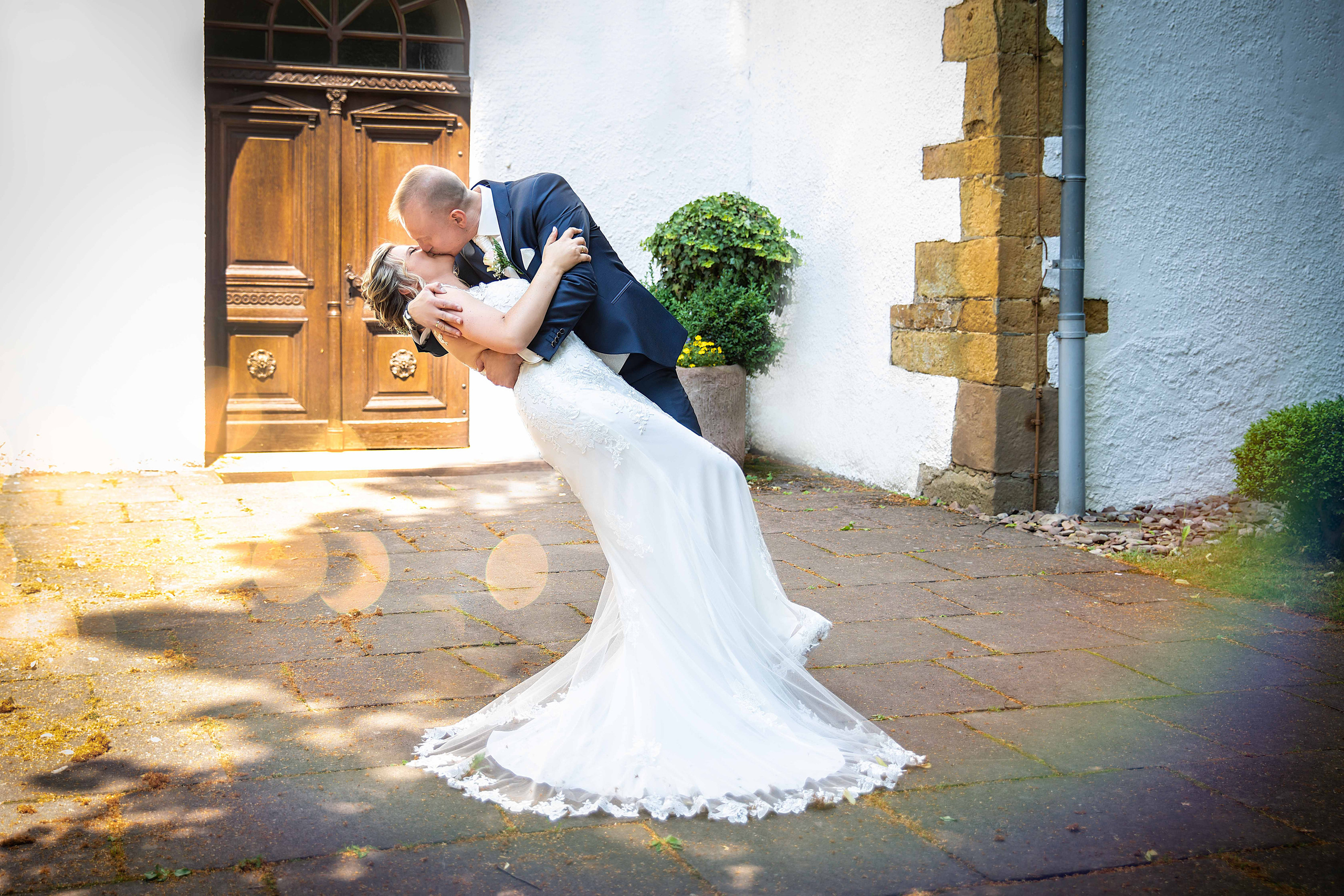 Kirchliche Trauung & Park Bad Oeynhausen. Hochzeitsfotografin in Gütersloh | Authentische Hochzeitsreportagen | TK Photographie