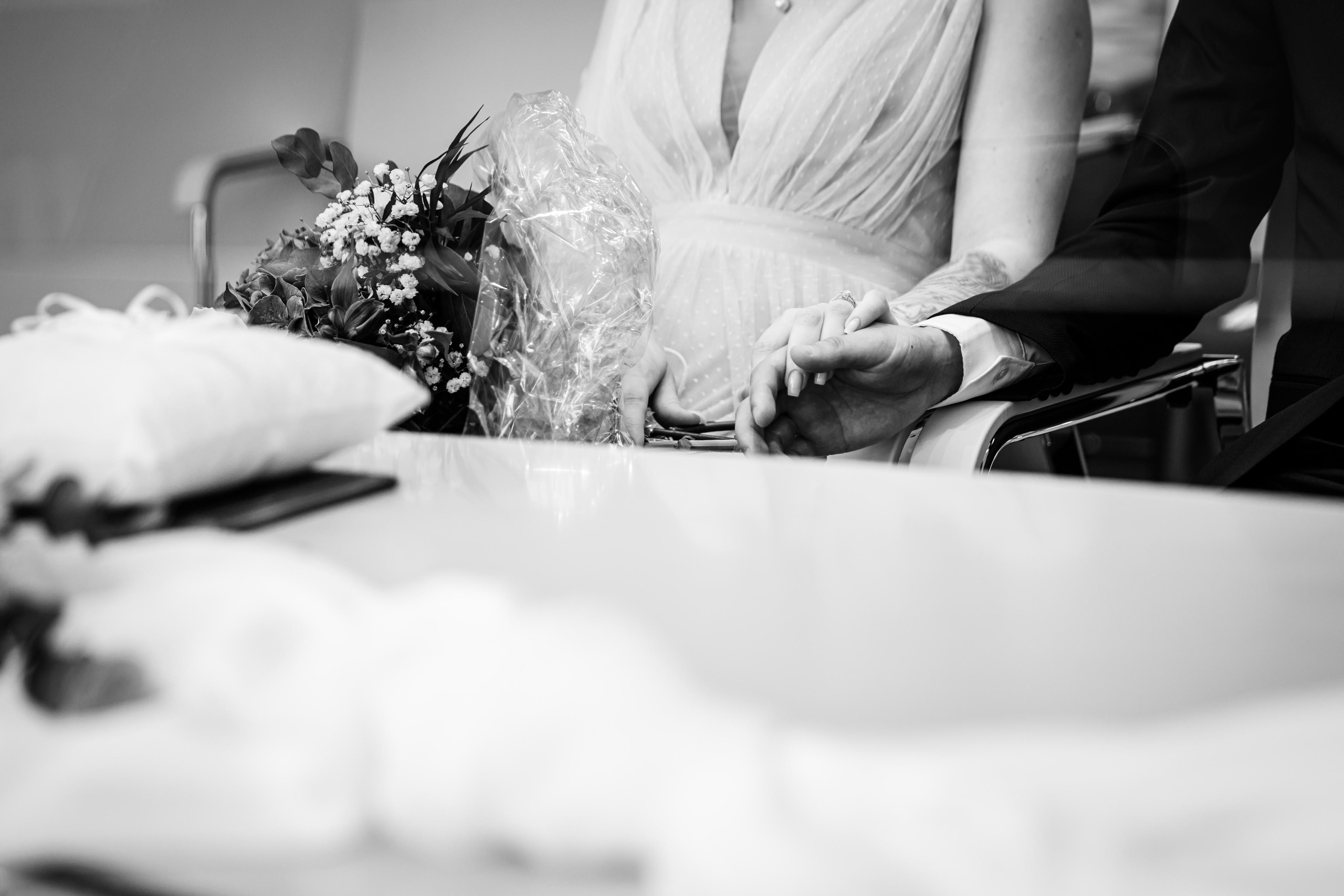 Standesamt Bielefeld Altes Rathaus – Natürliche Hochzeitsfotos & Emotionale Reportagen. Hochzeitsfotografin in Gütersloh | Authentische Hochzeitsreportagen | TK Photographie