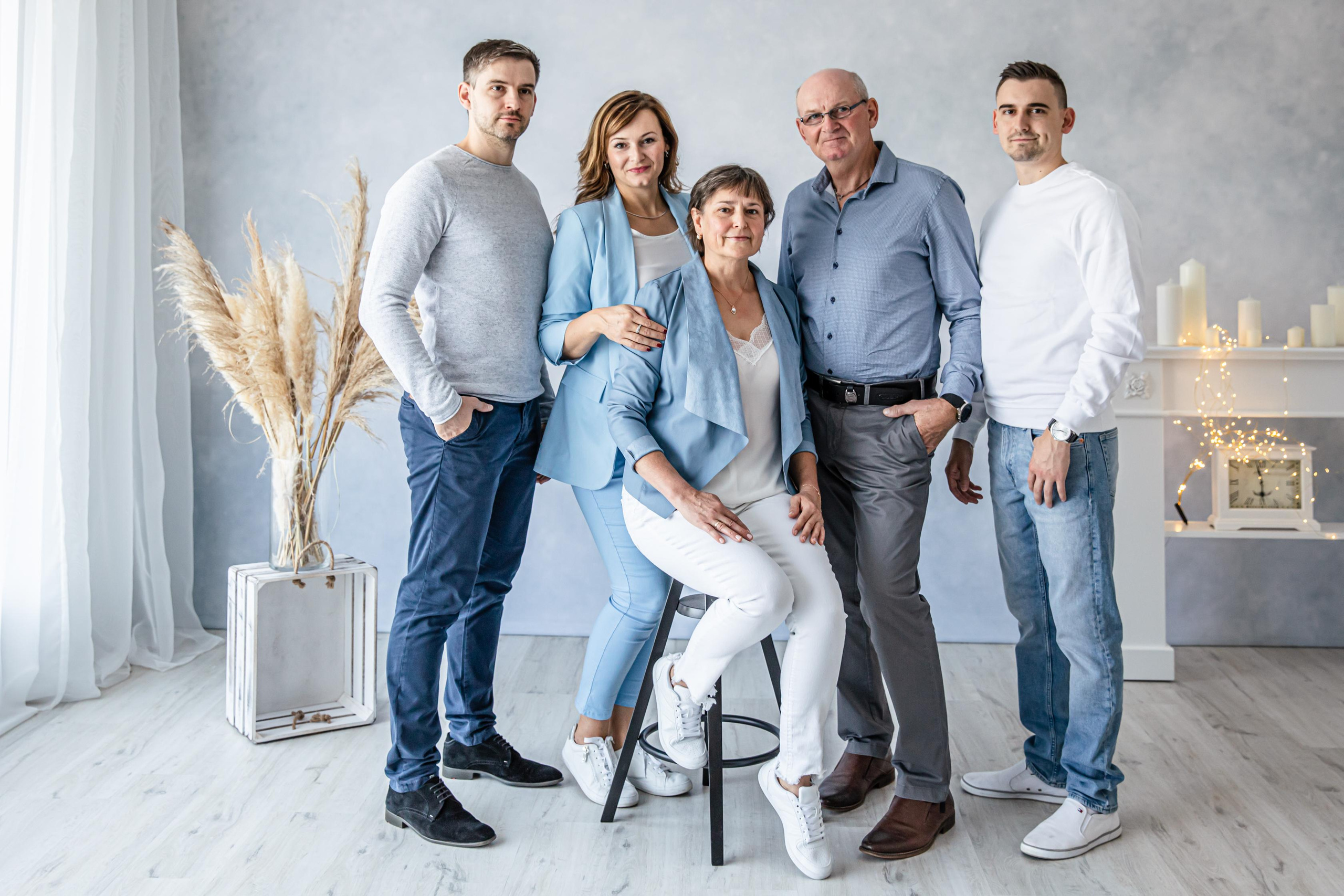 Familien Fotoshooting im Studio | Natürliche Familienfotografie Bielefeld. Hochzeitsfotografin in Gütersloh | Authentische Hochzeitsreportagen | TK Photographie