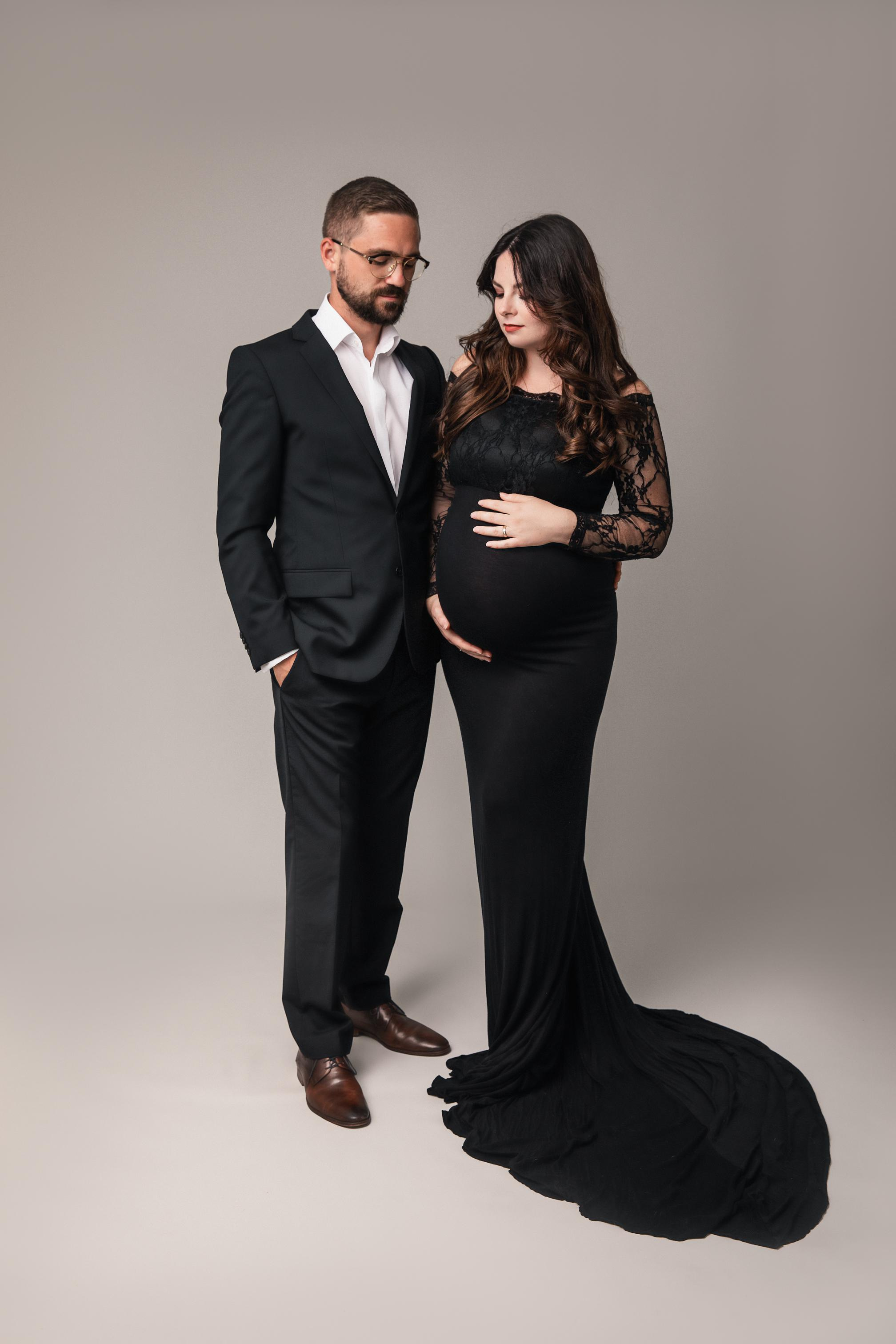 Babybauch Shooting im Fotostudio – Natürliche Babybauchfotos & Emotionale Momente. Hochzeitsfotografin in Gütersloh | Authentische Hochzeitsreportagen | TK Photographie