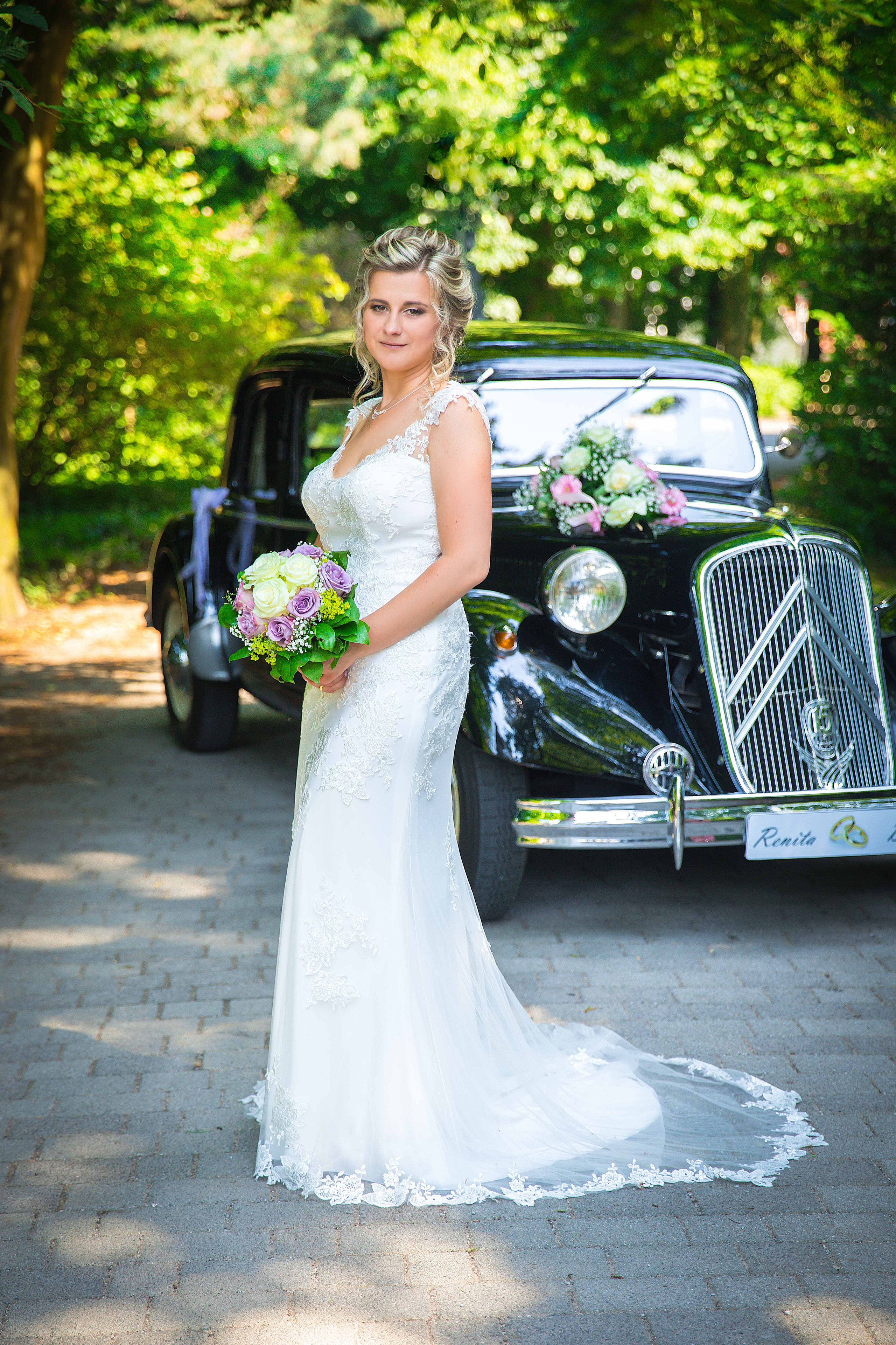 Kirchliche Trauung & Park Bad Oeynhausen. Hochzeitsfotografin in Gütersloh | Authentische Hochzeitsreportagen | TK Photographie