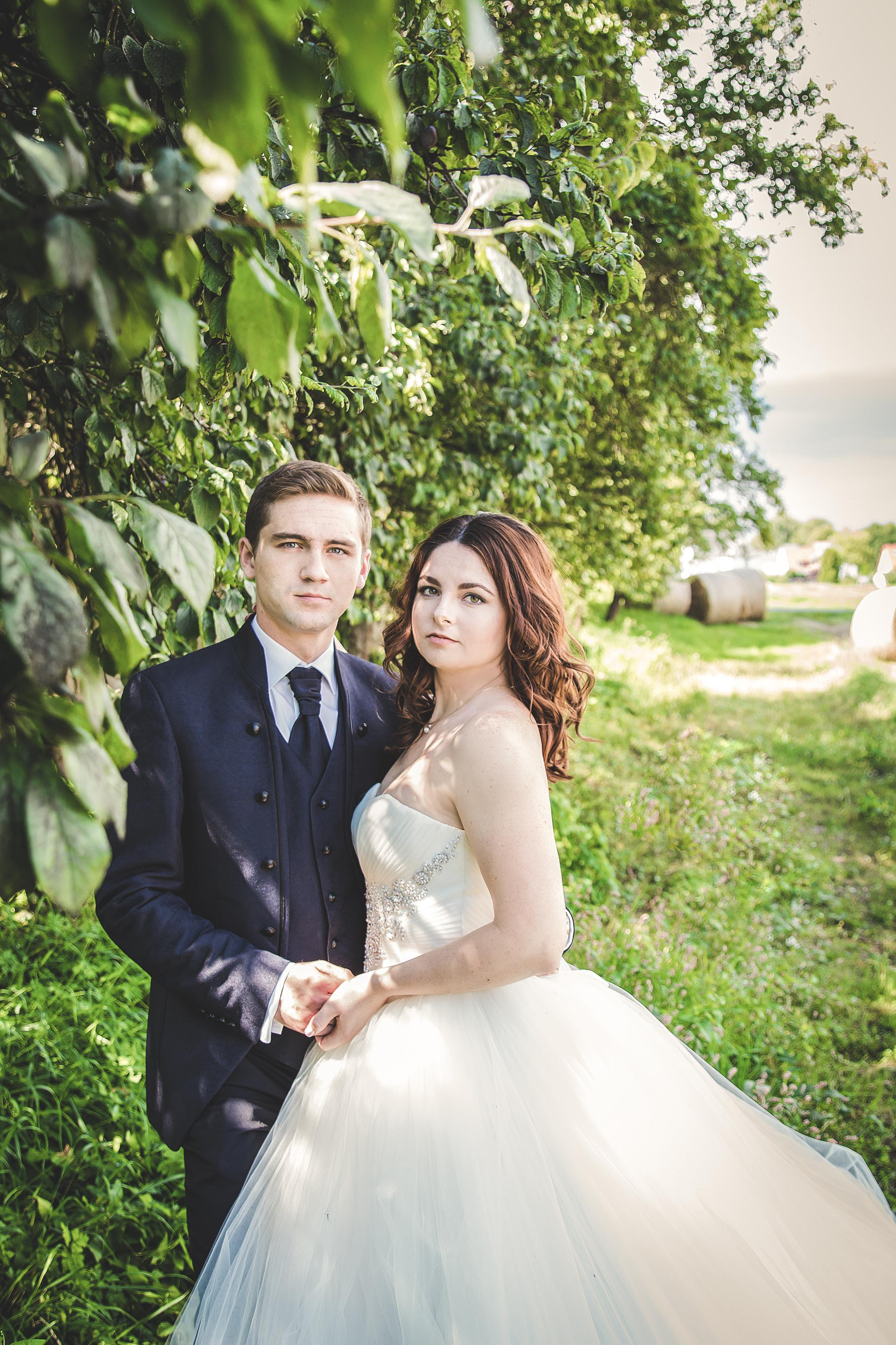 Hochzeit auf dem Bauernhof Bielefeld – Natürliche Hochzeitsfotos & Emotionale Reportagen. Hochzeitsfotografin in Gütersloh | Authentische Hochzeitsreportagen | TK Photographie