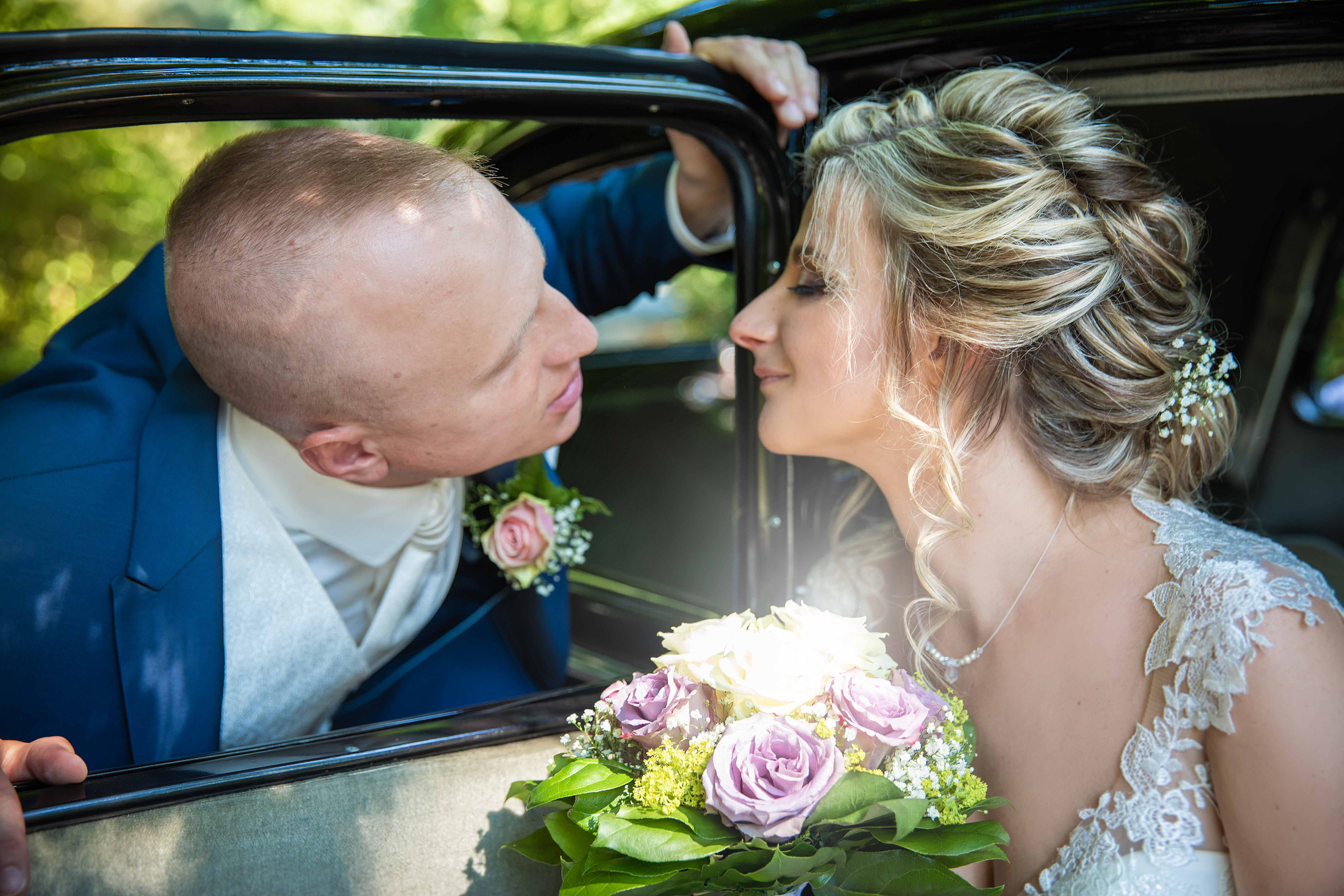 Kirchliche Trauung & Park Bad Oeynhausen. Hochzeitsfotografin in Gütersloh | Authentische Hochzeitsreportagen | TK Photographie