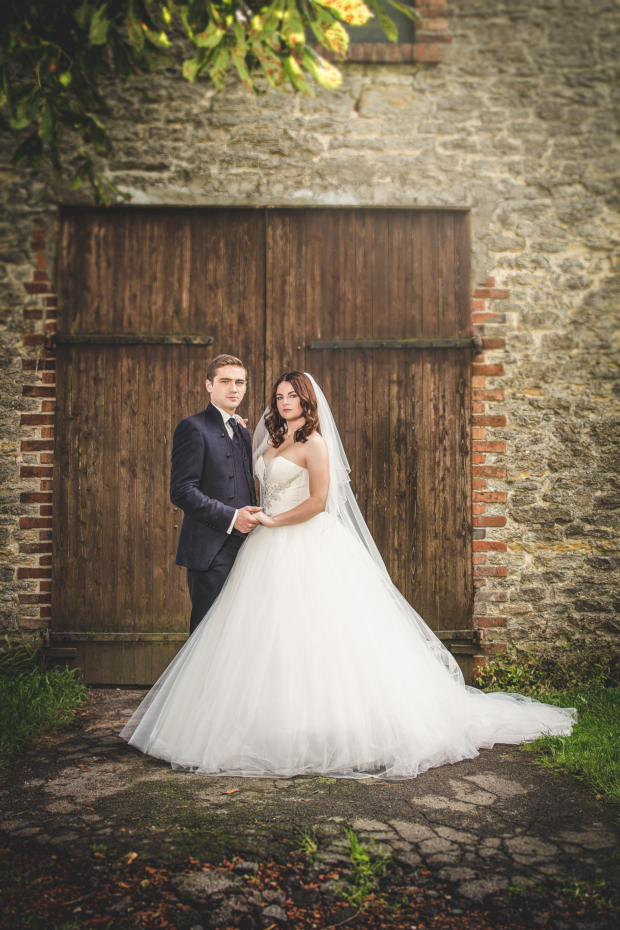 Hochzeit auf dem Bauernhof Bielefeld – Natürliche Hochzeitsfotos & Emotionale Reportagen. Hochzeitsfotografin in Gütersloh | Authentische Hochzeitsreportagen | TK Photographie