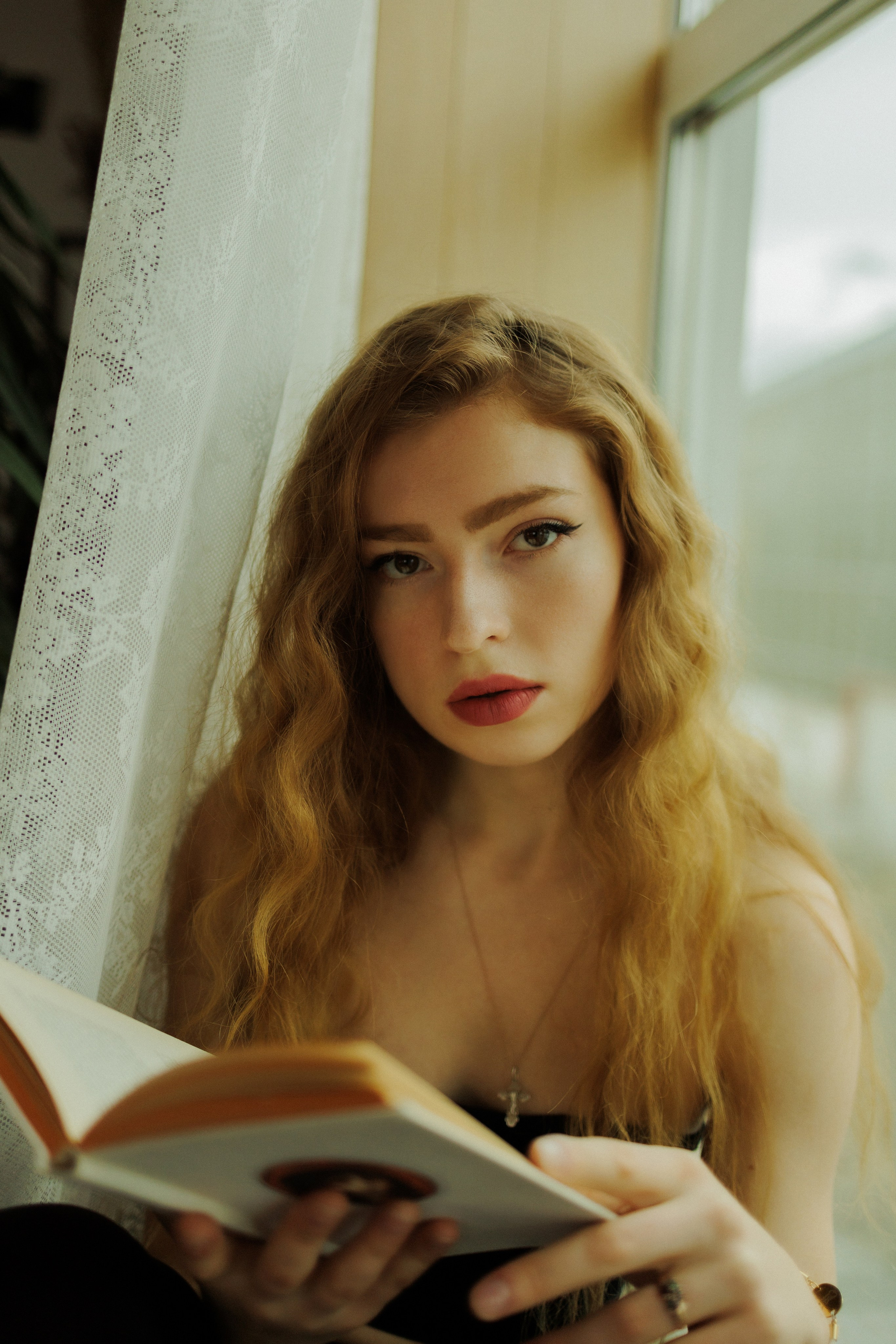 Soft Light — Intimate Lifestyle Portraits by the Window | Natural & Soulful Photography. Kristina Kozheltsova- Soulful Portrait&Lifestyle&Love Story Photographer in Leipzig, Germany