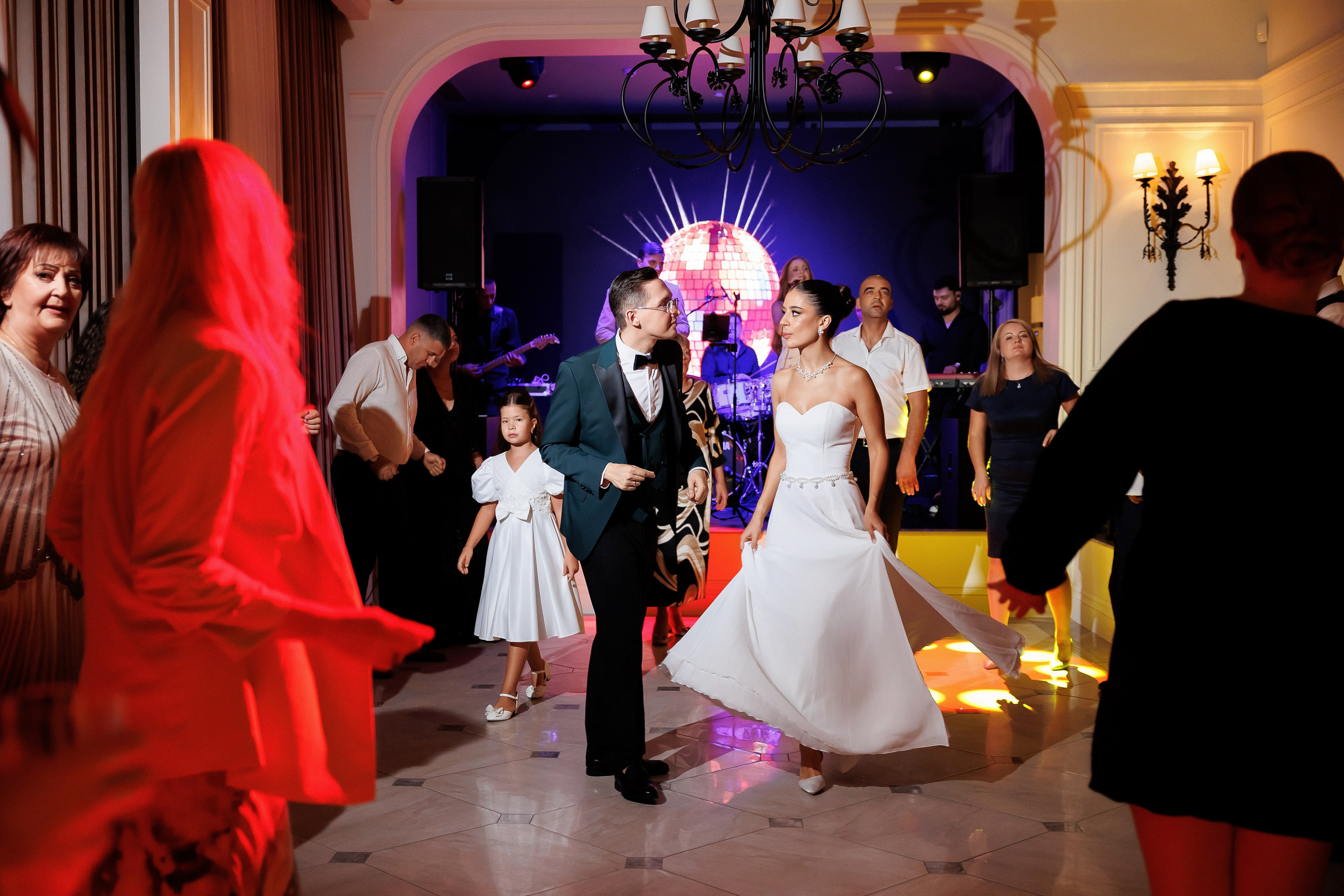 Serghei & Erica — Queen Residence. Servicii Foto și Video 067188353