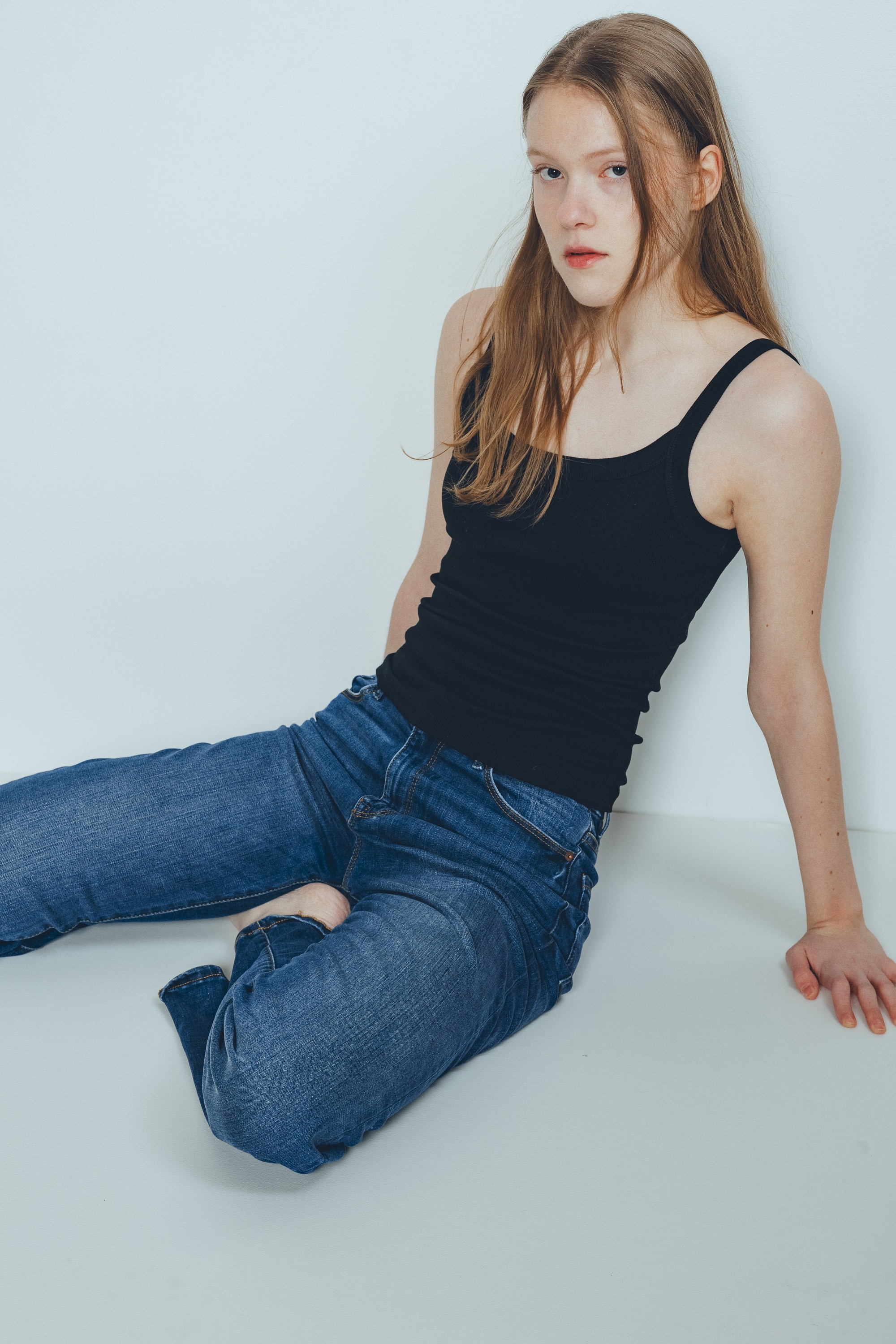 Mallikansiokuvaus. Valokuvaaja Lahti, Helsinki Elena Salonen