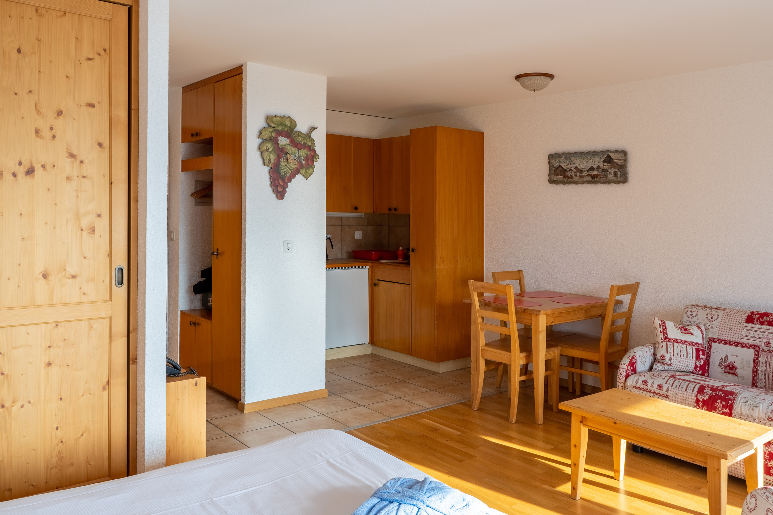 Les Bains d’Ovronnaz — Switzerland. Photo & Videos