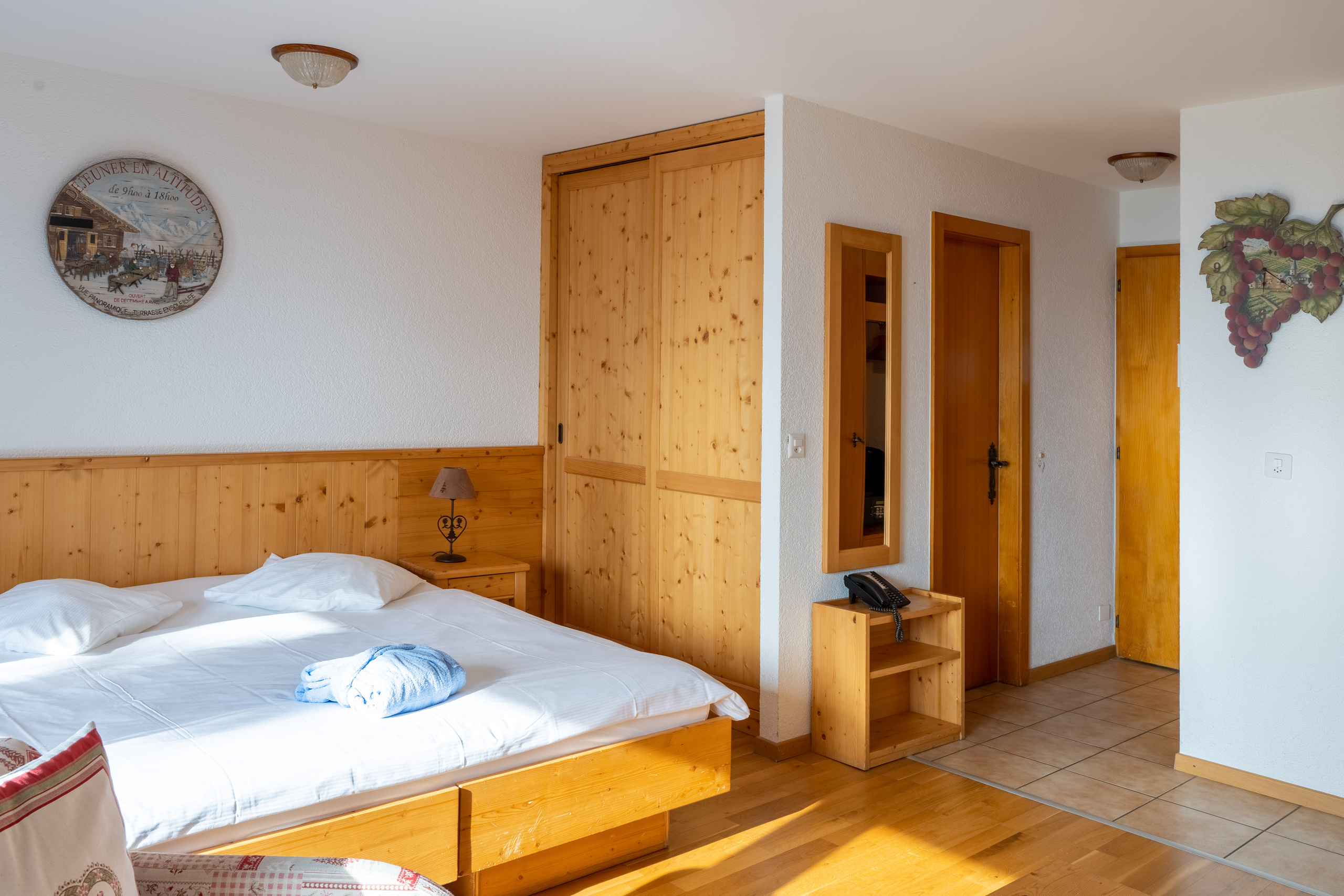 Les Bains d’Ovronnaz — Switzerland. Photo & Videos