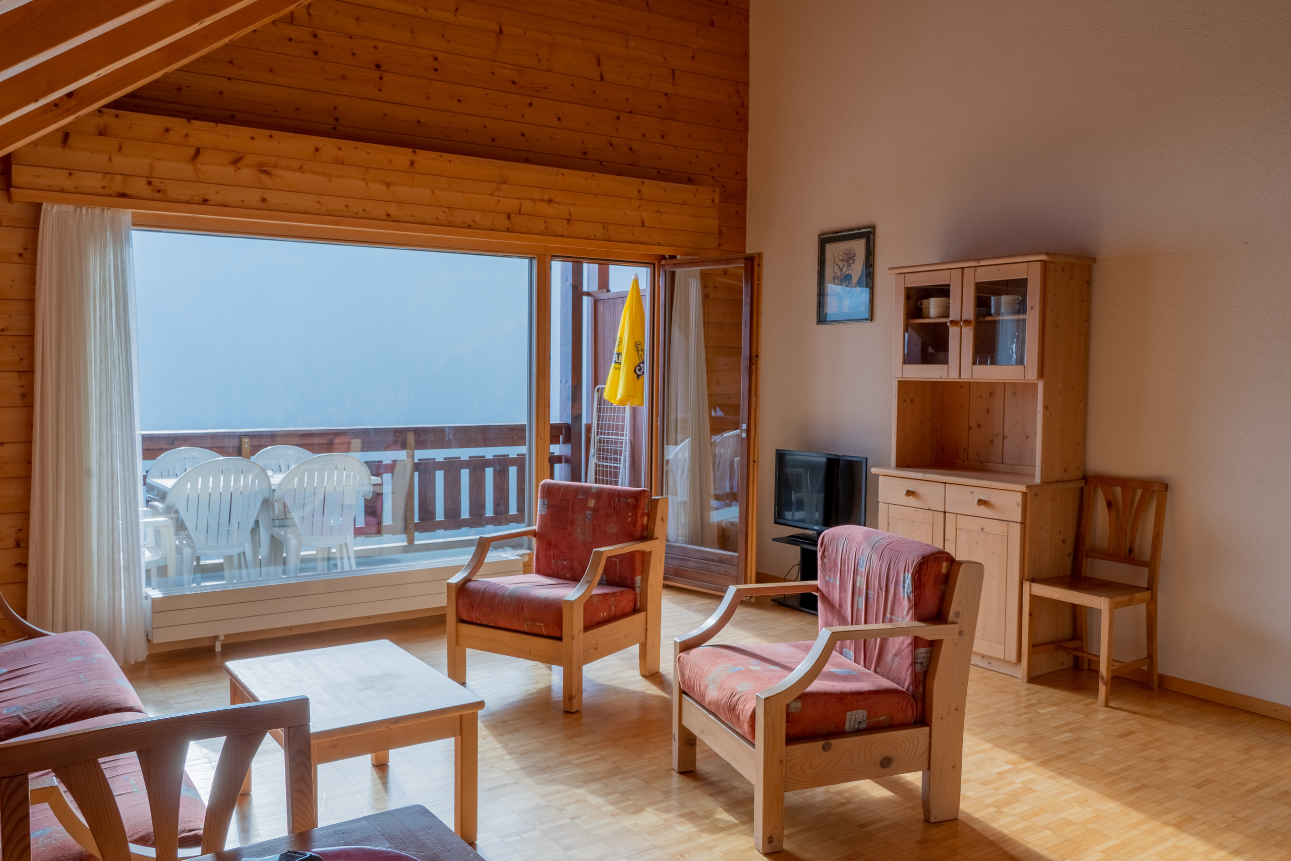 Les Bains d’Ovronnaz — Switzerland. Photo & Videos