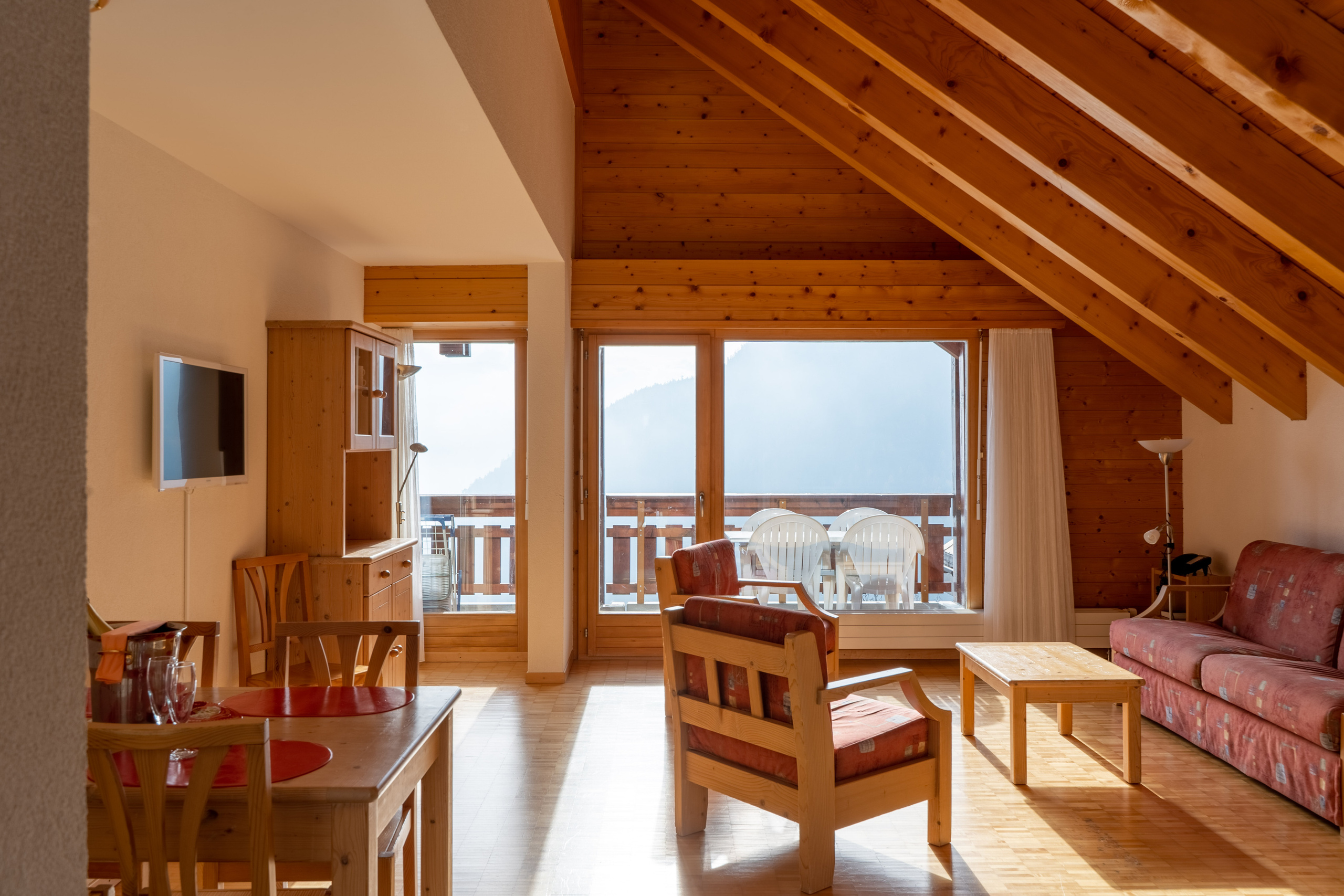 Les Bains d’Ovronnaz — Switzerland. Photo & Videos