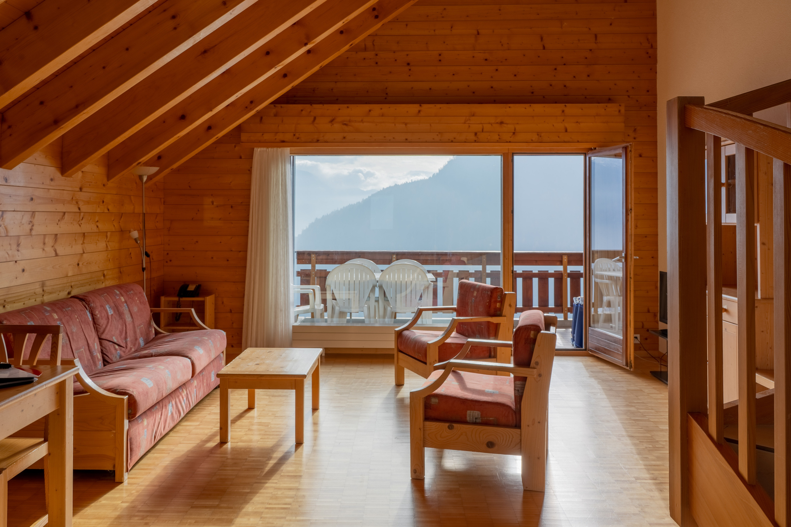 Les Bains d’Ovronnaz — Switzerland. Photo & Videos