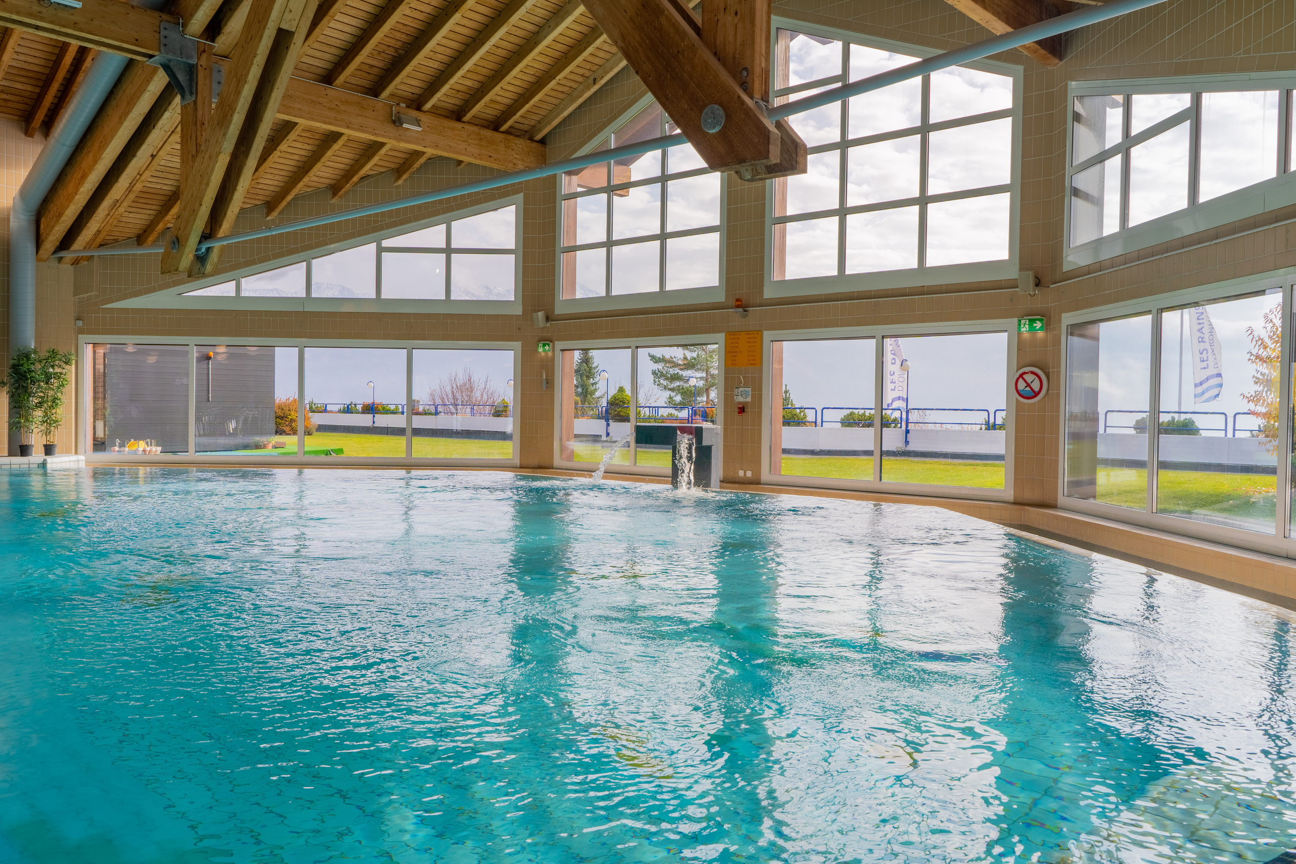 Les Bains d’Ovronnaz — Switzerland. Photo & Videos