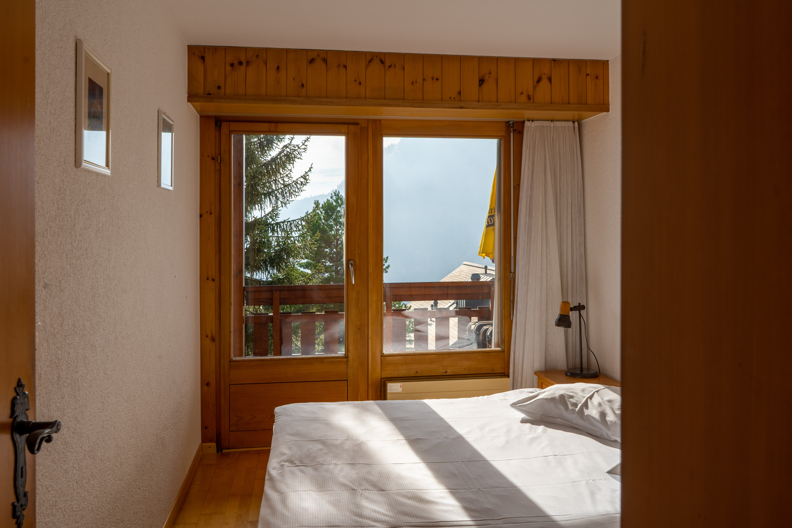 Les Bains d’Ovronnaz — Switzerland. Photo & Videos