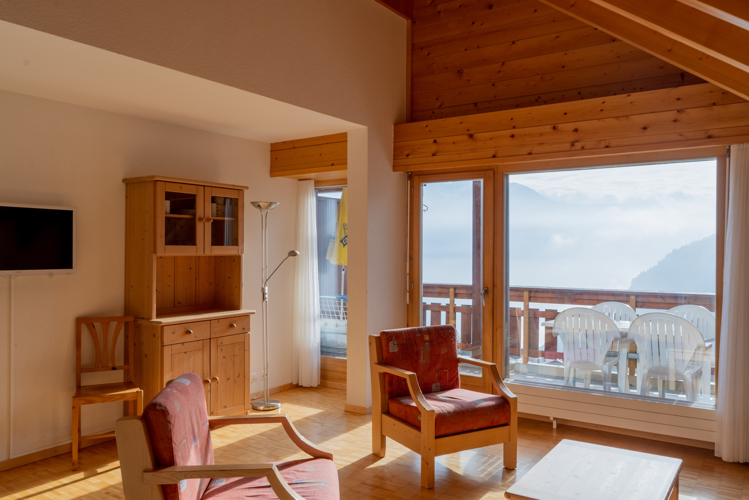 Les Bains d’Ovronnaz — Switzerland. Photo & Videos