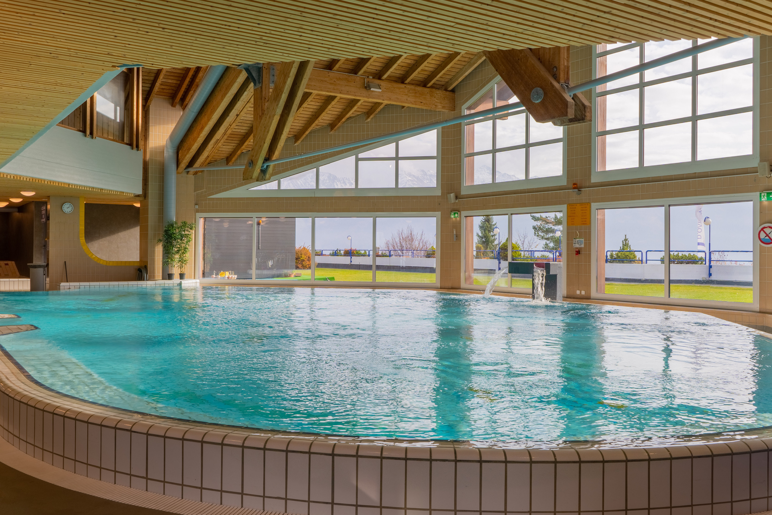 Les Bains d’Ovronnaz — Switzerland. Photo & Videos