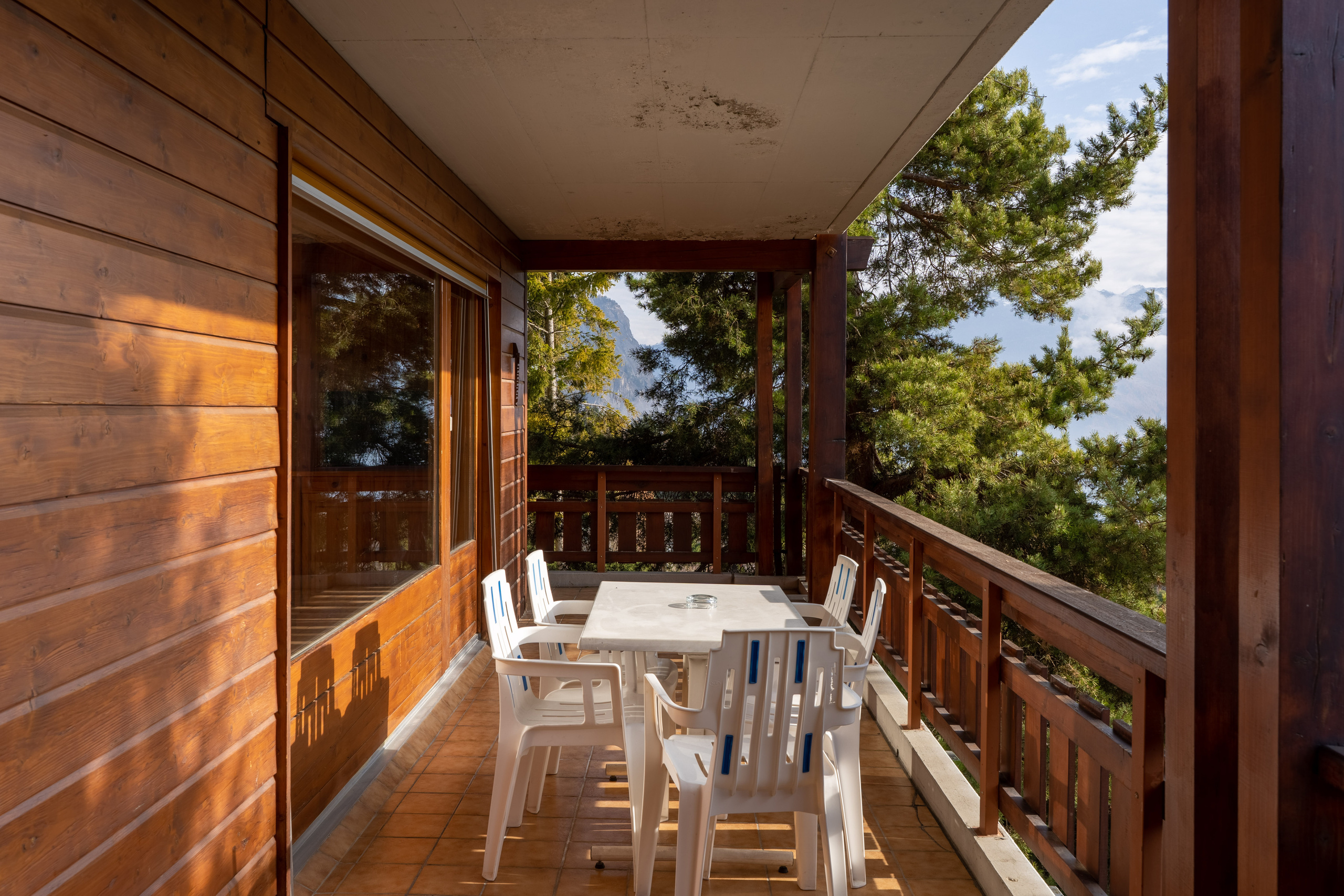 Les Bains d’Ovronnaz — Switzerland. Photo & Videos