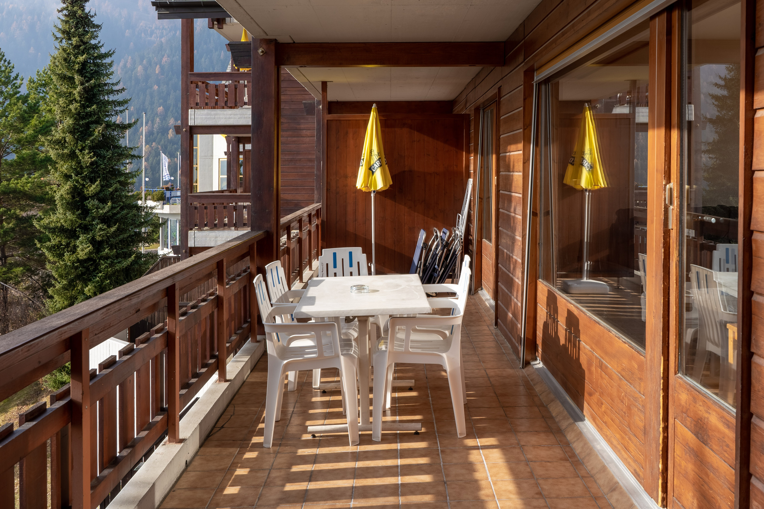 Les Bains d’Ovronnaz — Switzerland. Photo & Videos