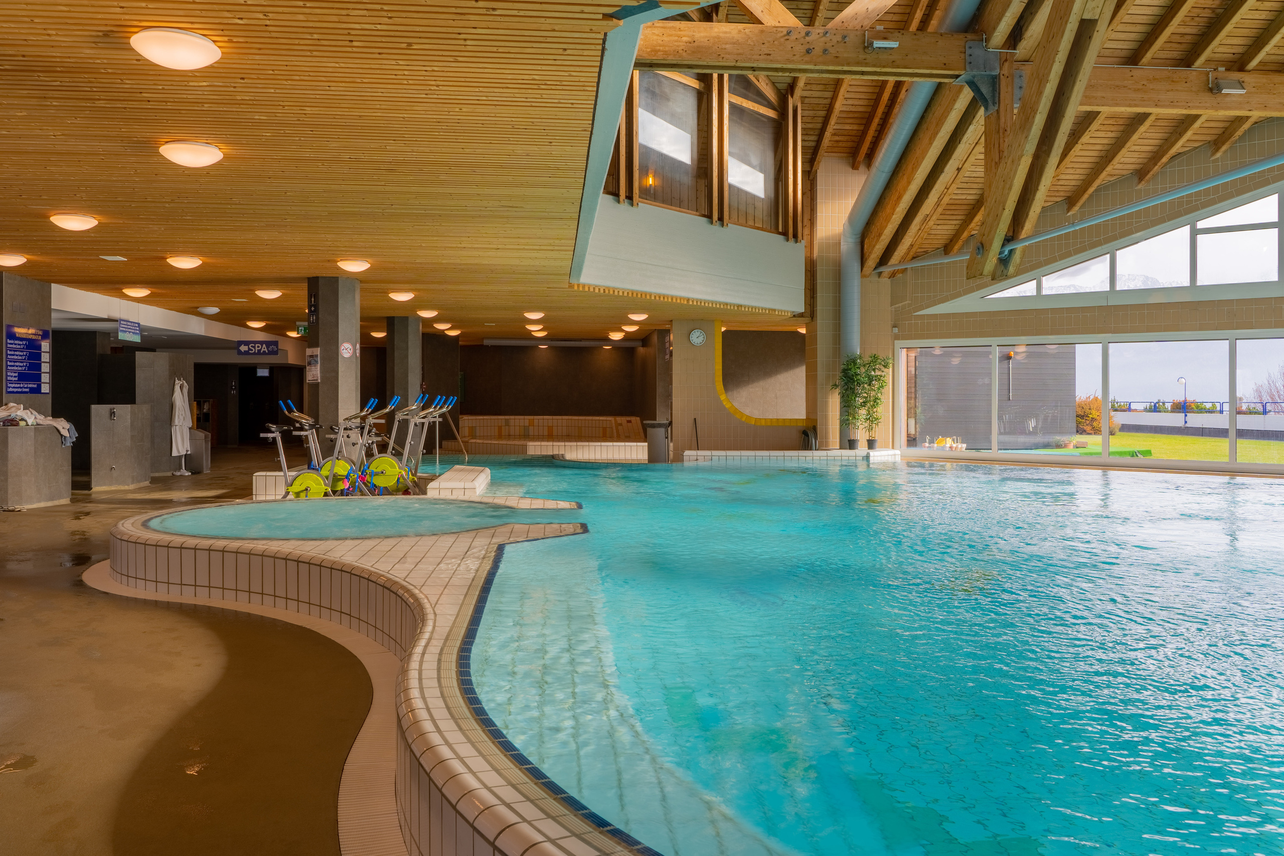 Les Bains d’Ovronnaz — Switzerland. Photo & Videos