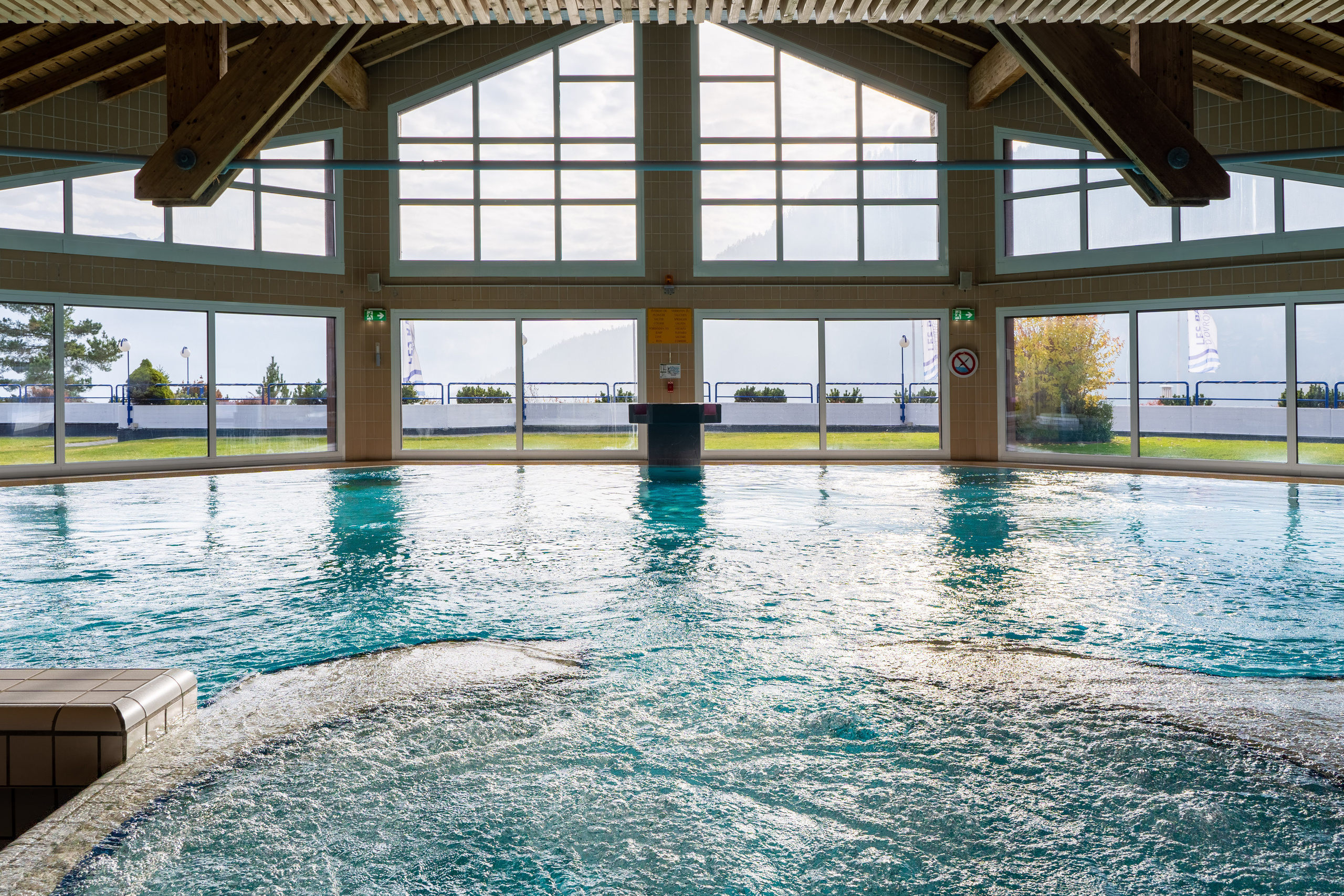 Les Bains d’Ovronnaz — Switzerland. Photo & Videos