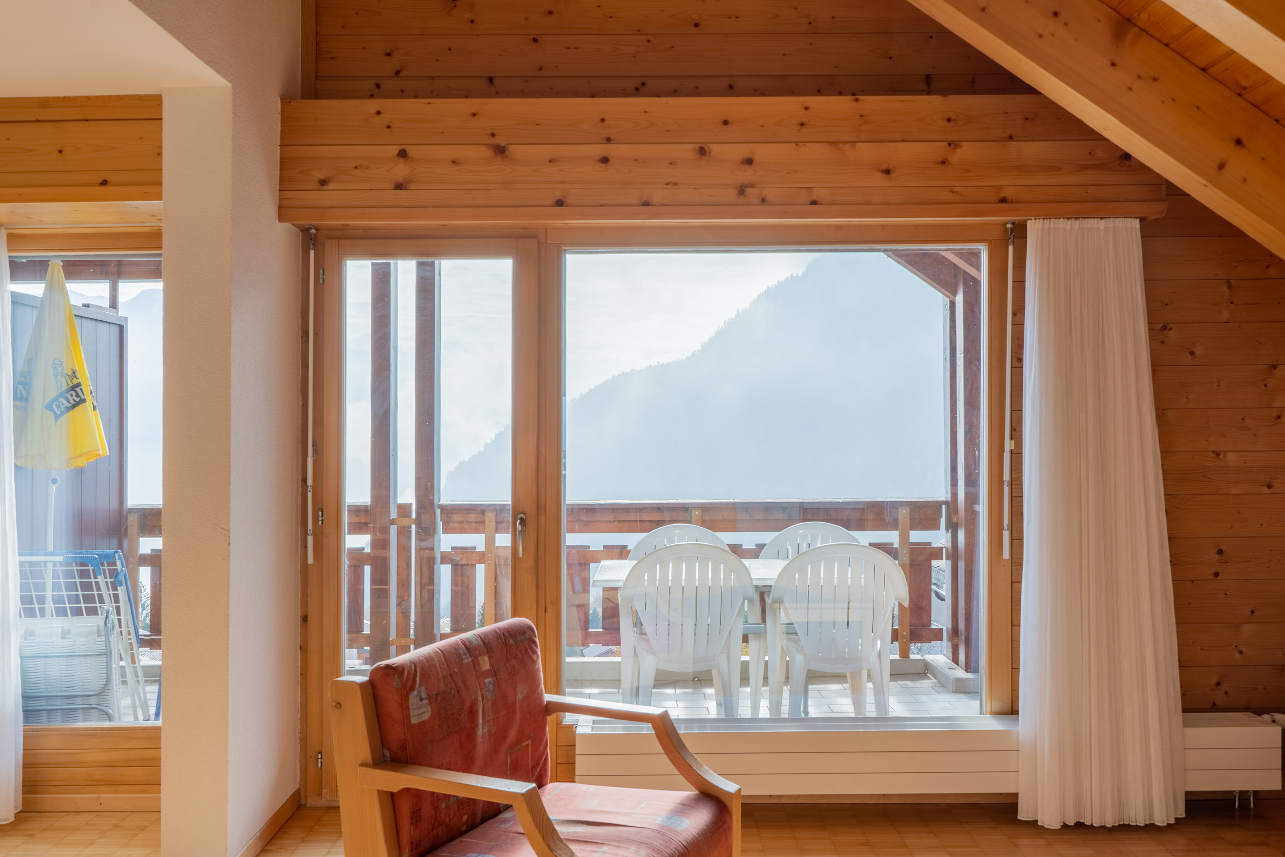 Les Bains d’Ovronnaz — Switzerland. Photo & Videos