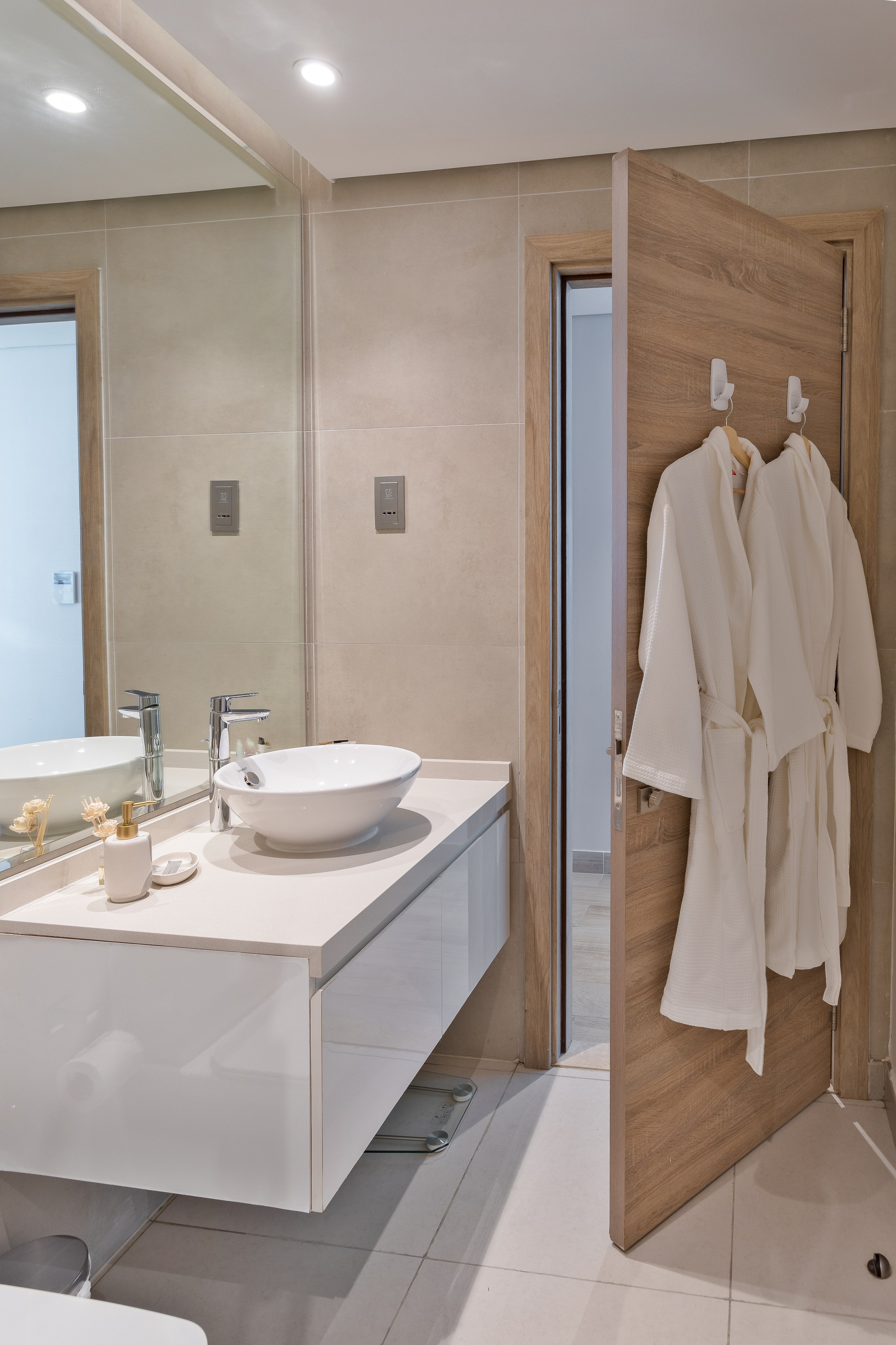 Studio One. Samy Mar Boy │Portrait, Automotive and Real Estate Photographer