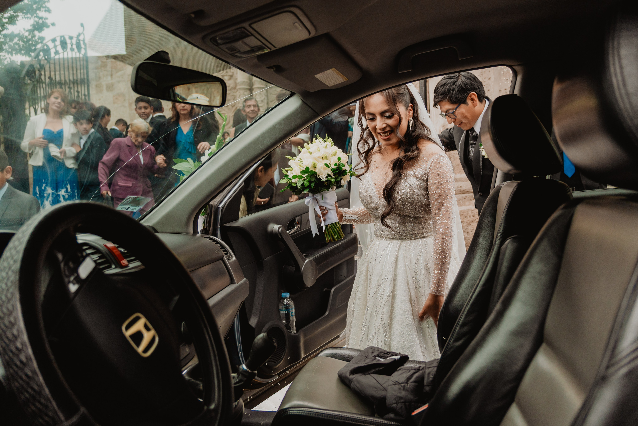 FERNANDO + MARIBEL | BODA RELIGIOSA. Studio KVTA | Fotografía y Video de Bodas en Arequipa
