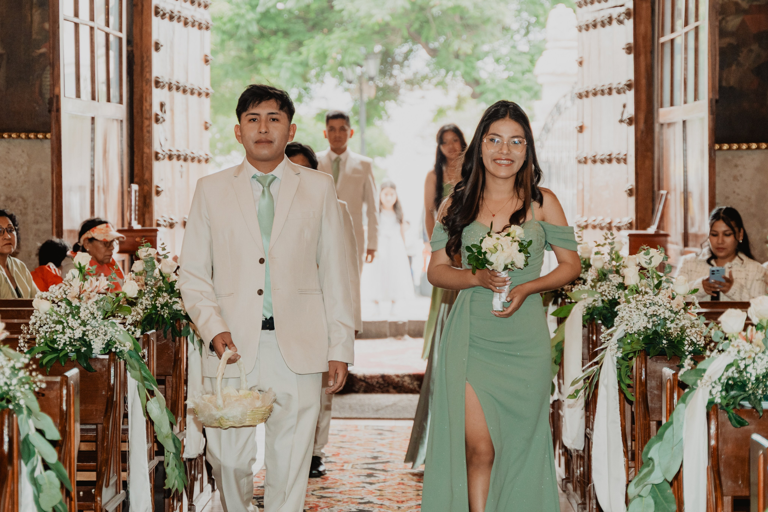 FERNANDO + MARIBEL | BODA RELIGIOSA. Studio KVTA | Fotografía y Video de Bodas en Arequipa