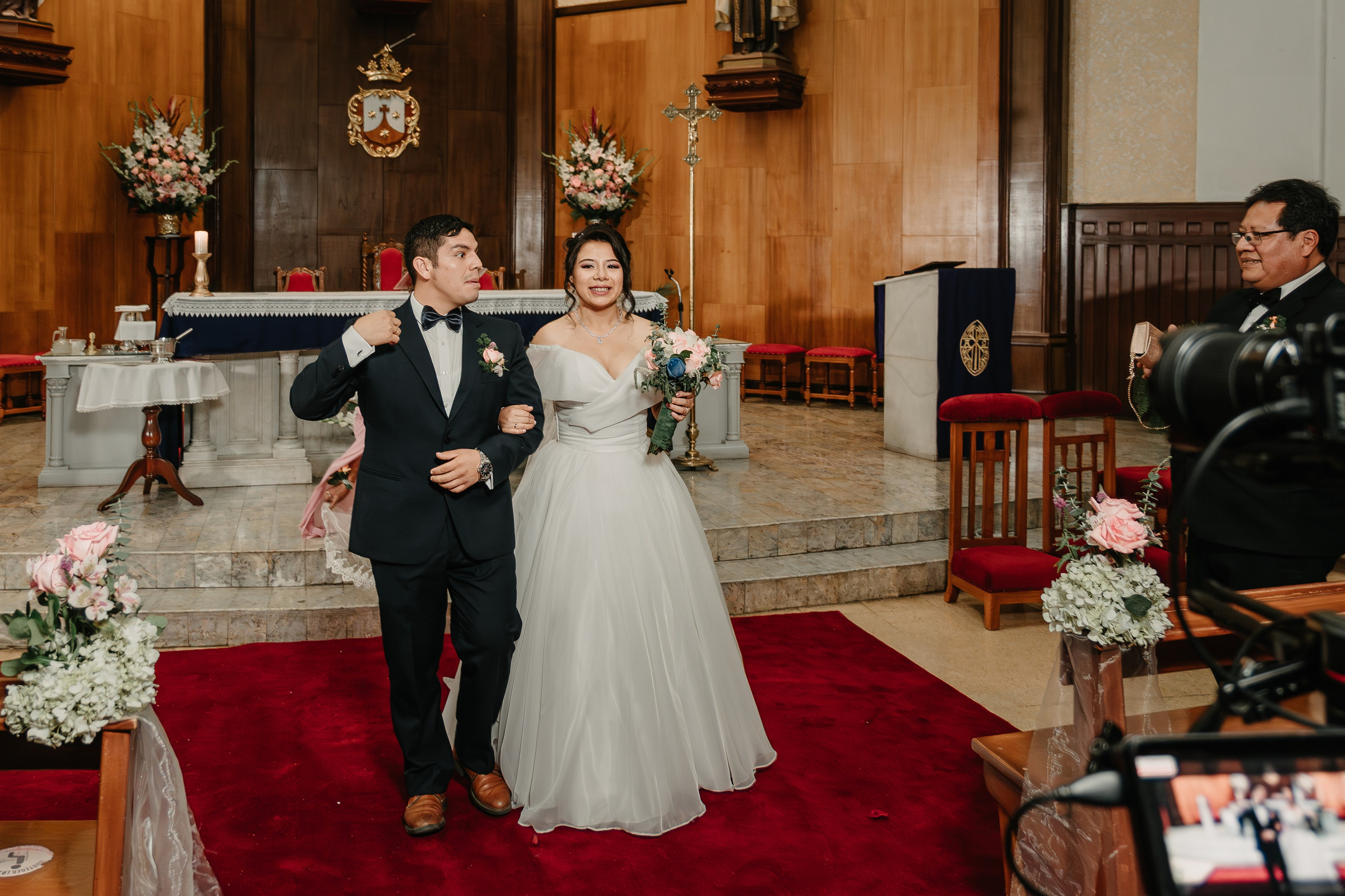 ALEJANDRA + RODRIGO BODA RELIGIOSA. Studio KVTA | Fotografía y Video de Bodas en Arequipa